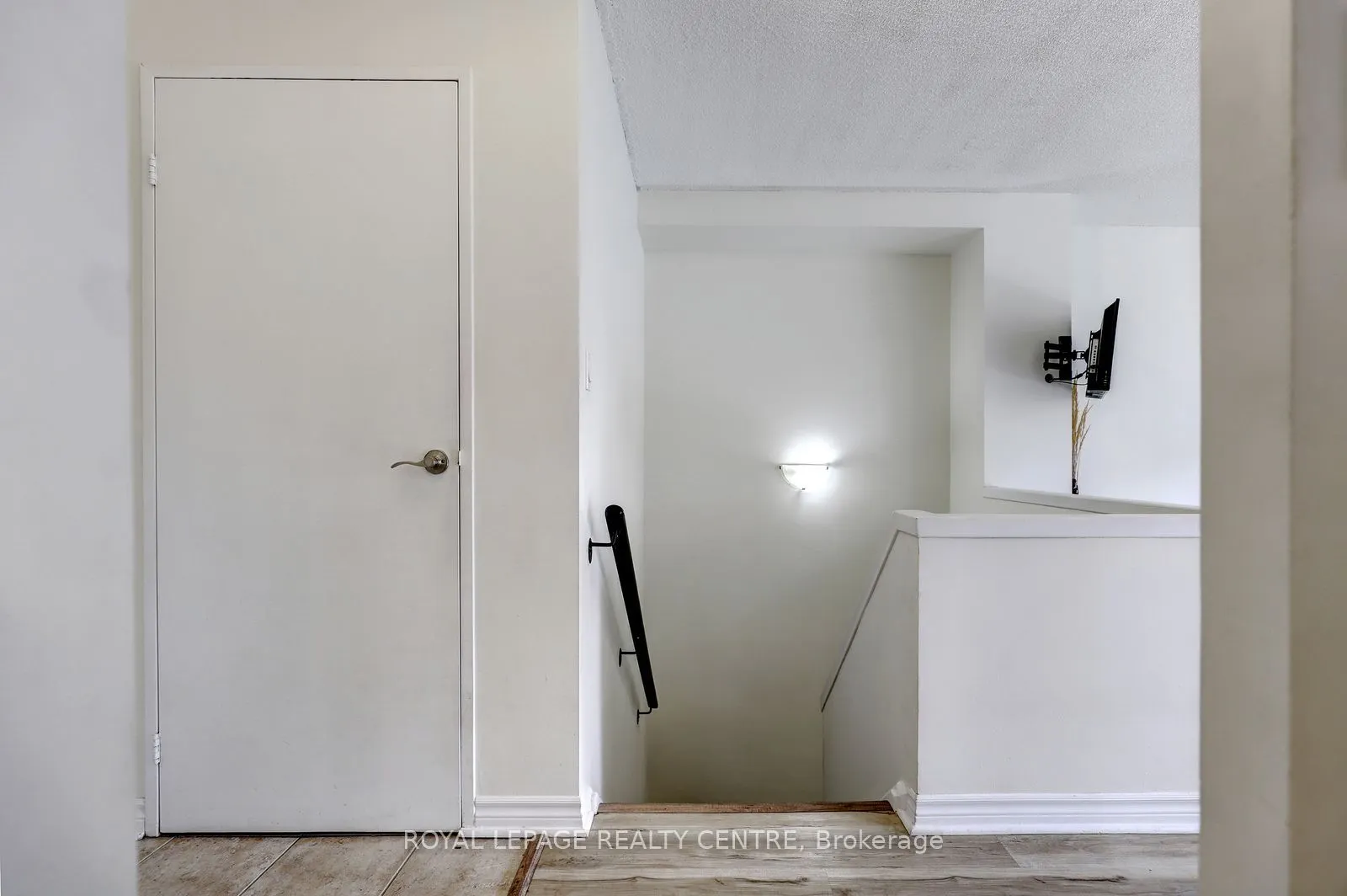 1000 Cedarglen Gate #201