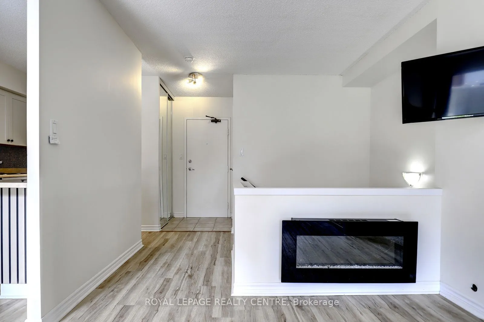 1000 Cedarglen Gate #201
