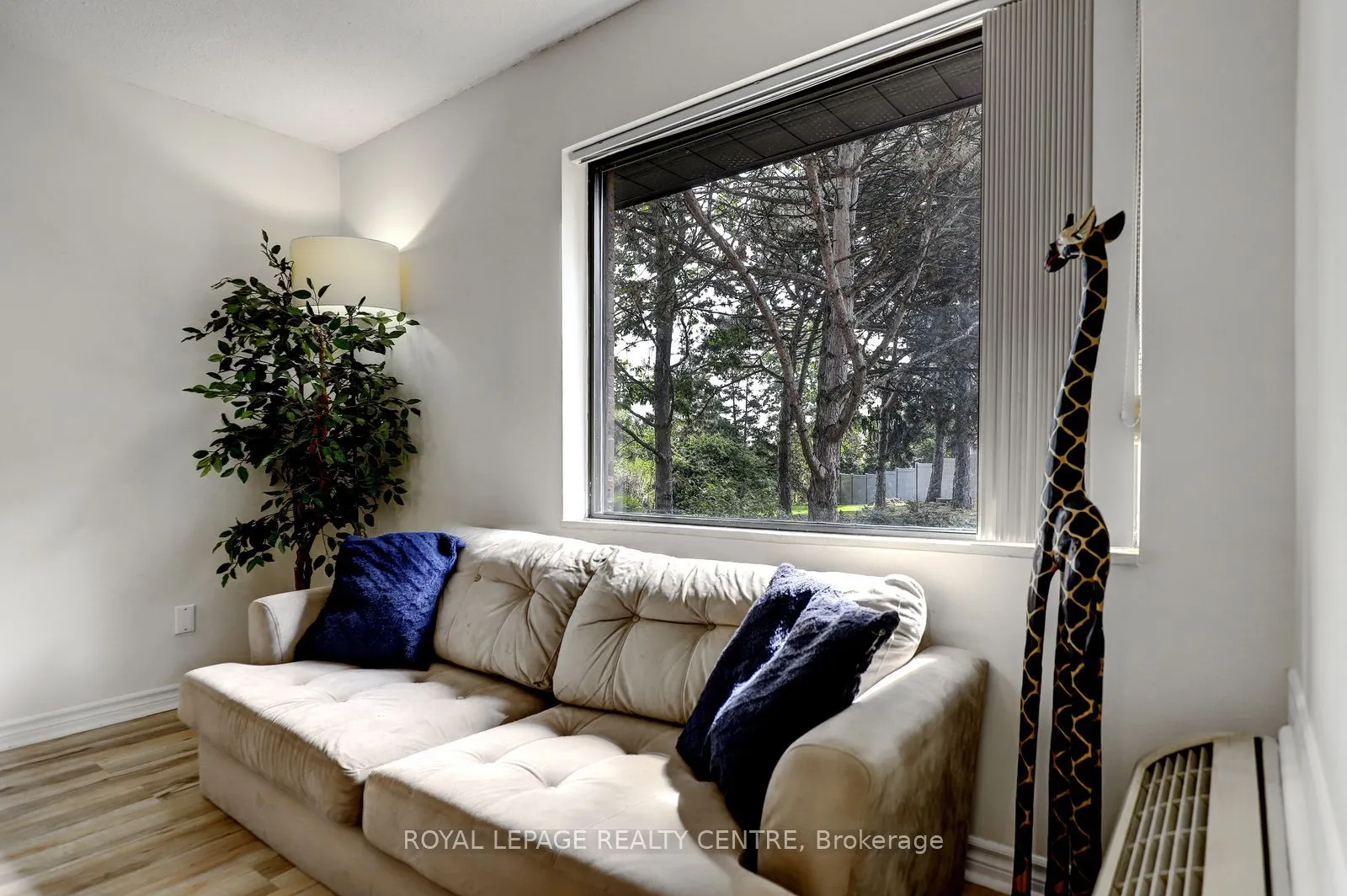 1000 Cedarglen Gate #201