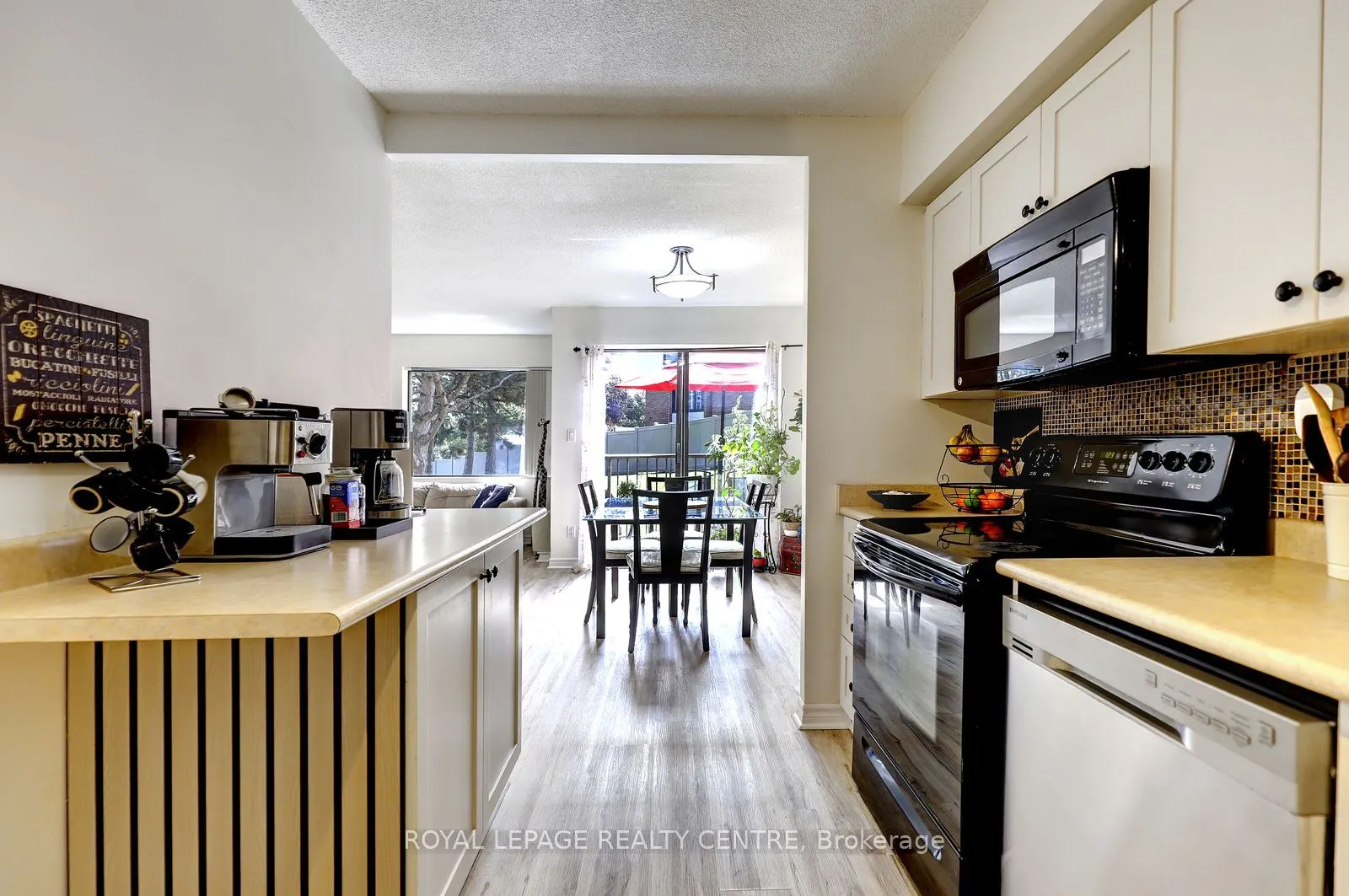1000 Cedarglen Gate #201