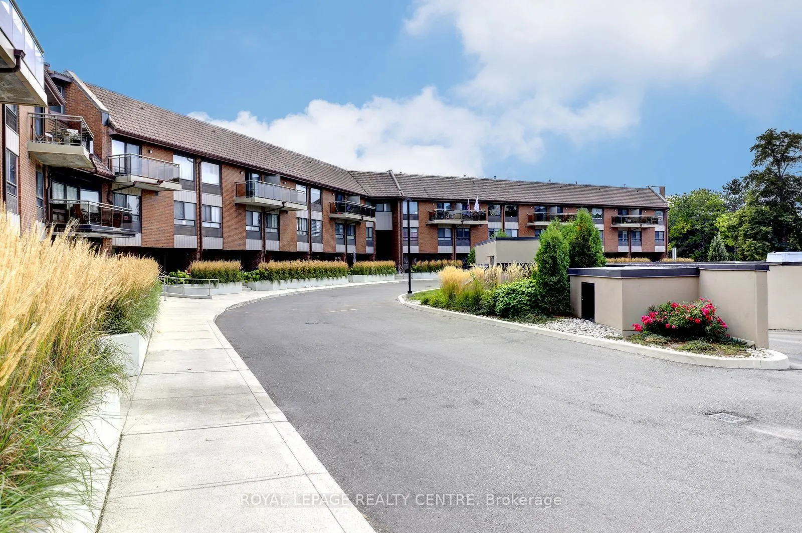 1000 Cedarglen Gate #201