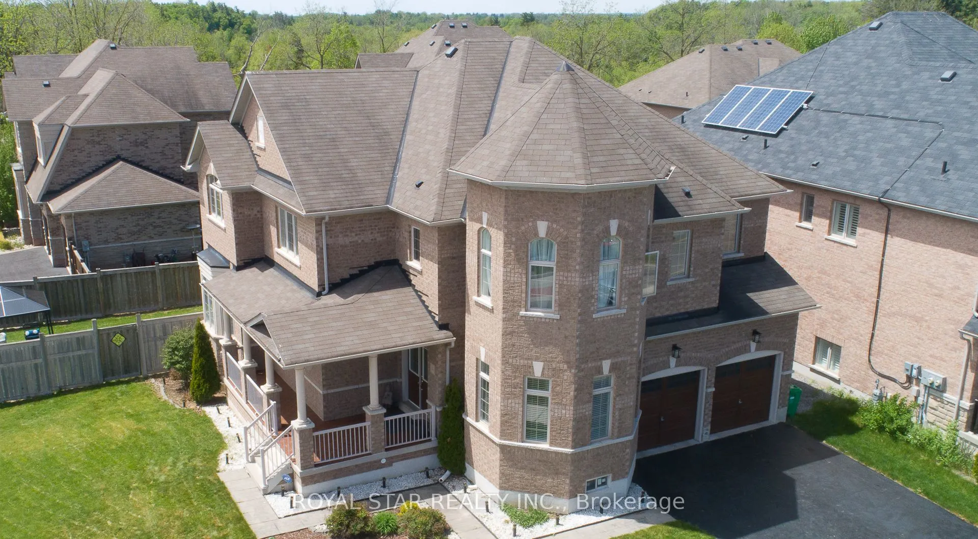 4 Berkwood Hollow