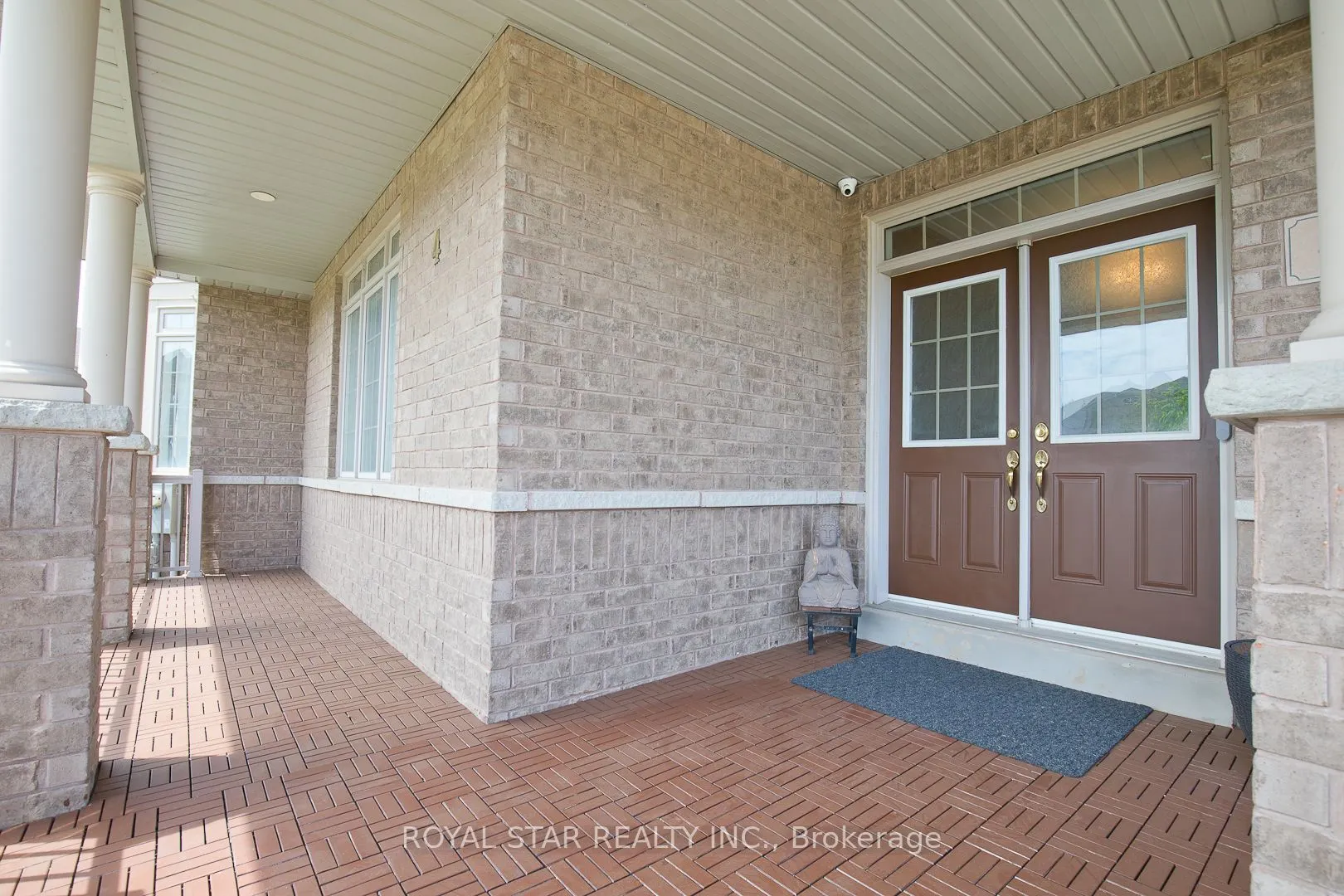 4 Berkwood Hollow