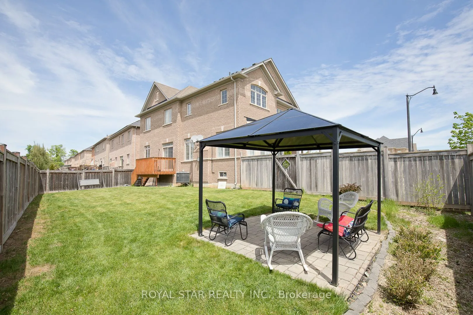 4 Berkwood Hollow