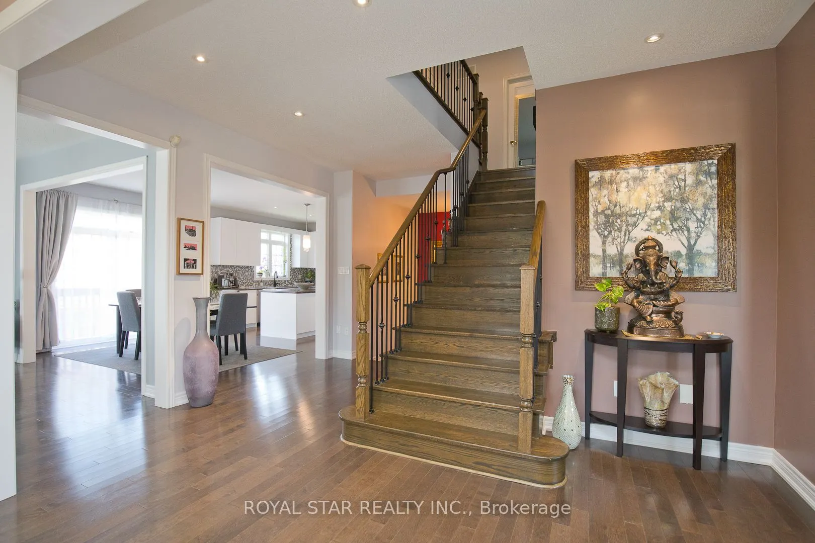 4 Berkwood Hollow