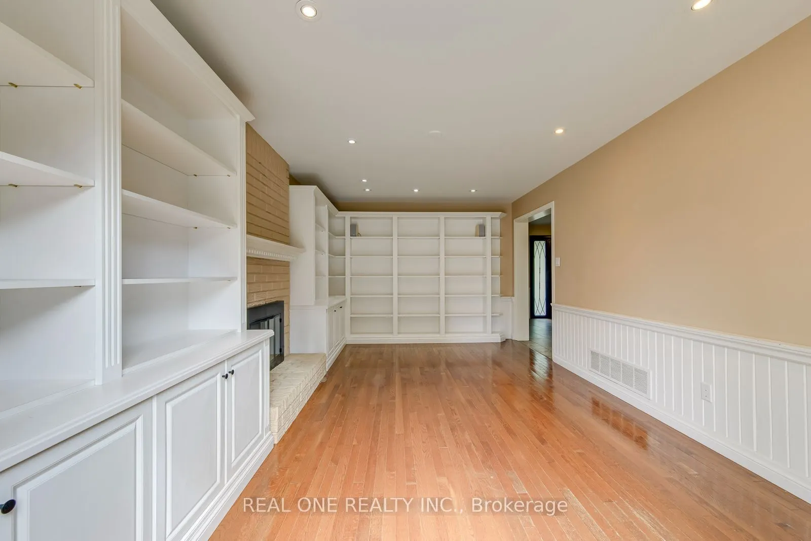 3944 Glamis Court