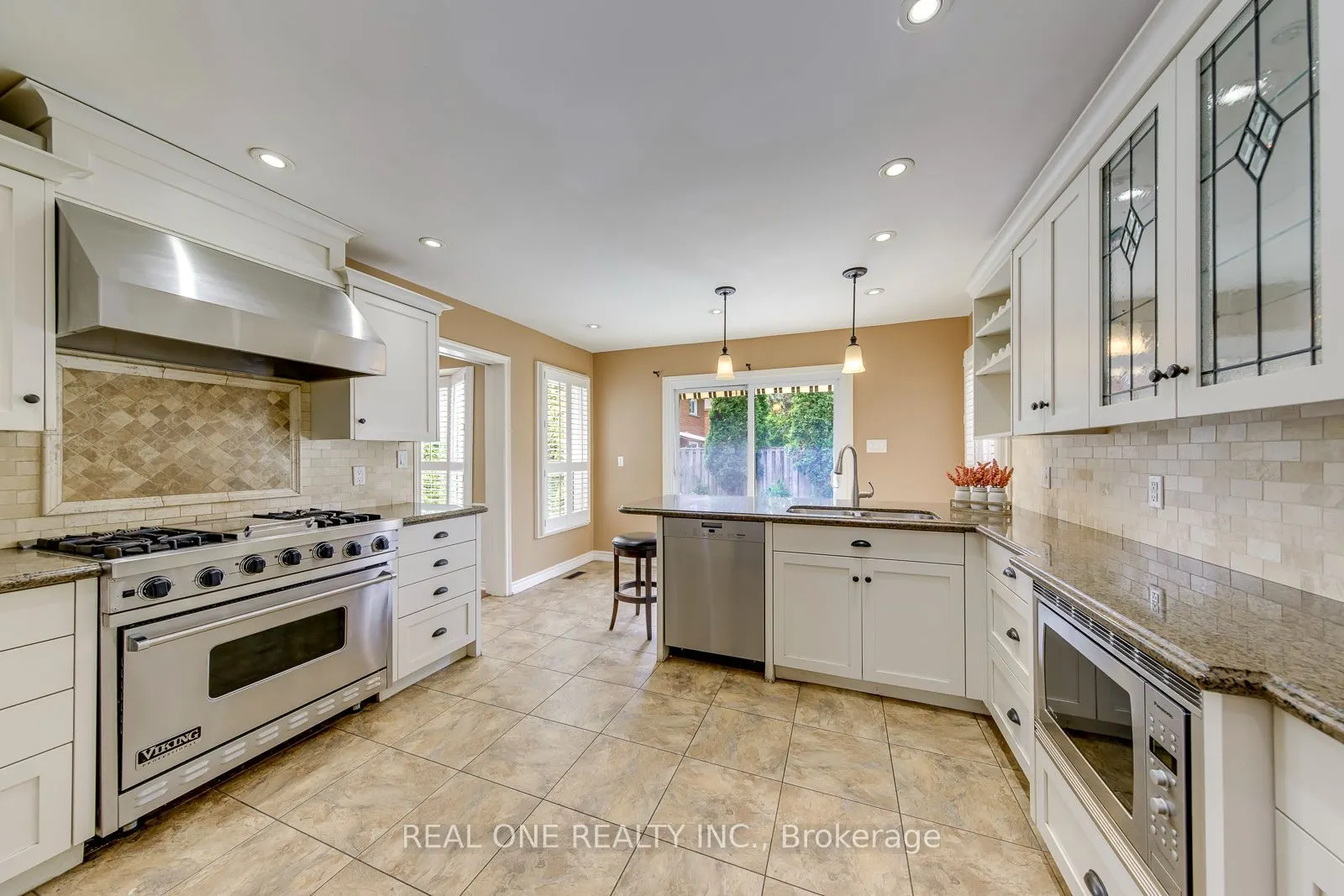 3944 Glamis Court