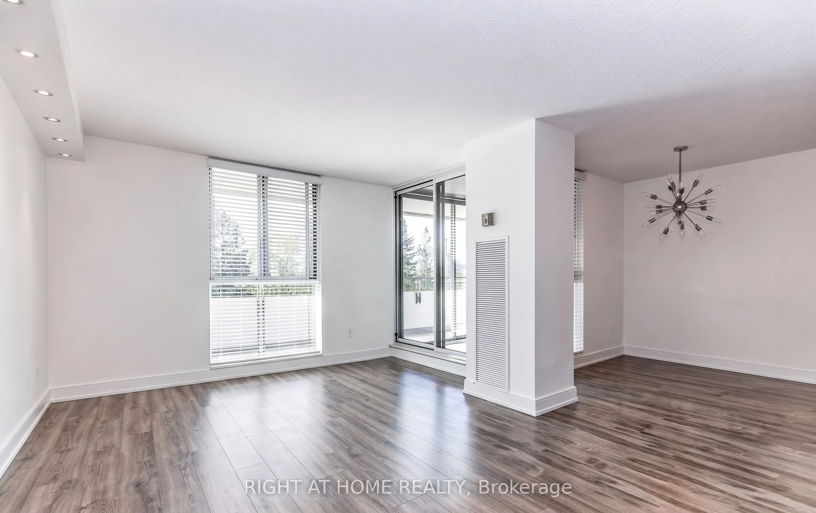 1300 Mississauga Valley Boulevard #305