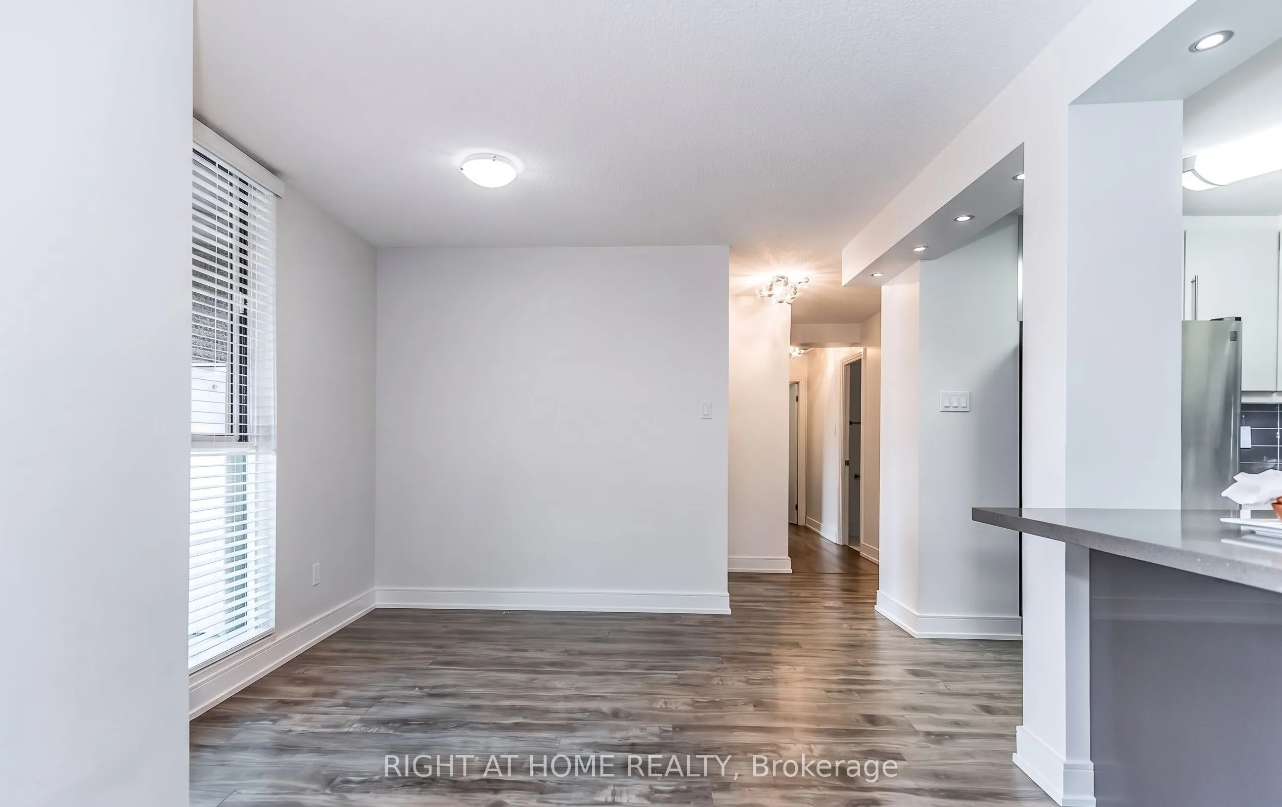 1300 Mississauga Valley Boulevard #305