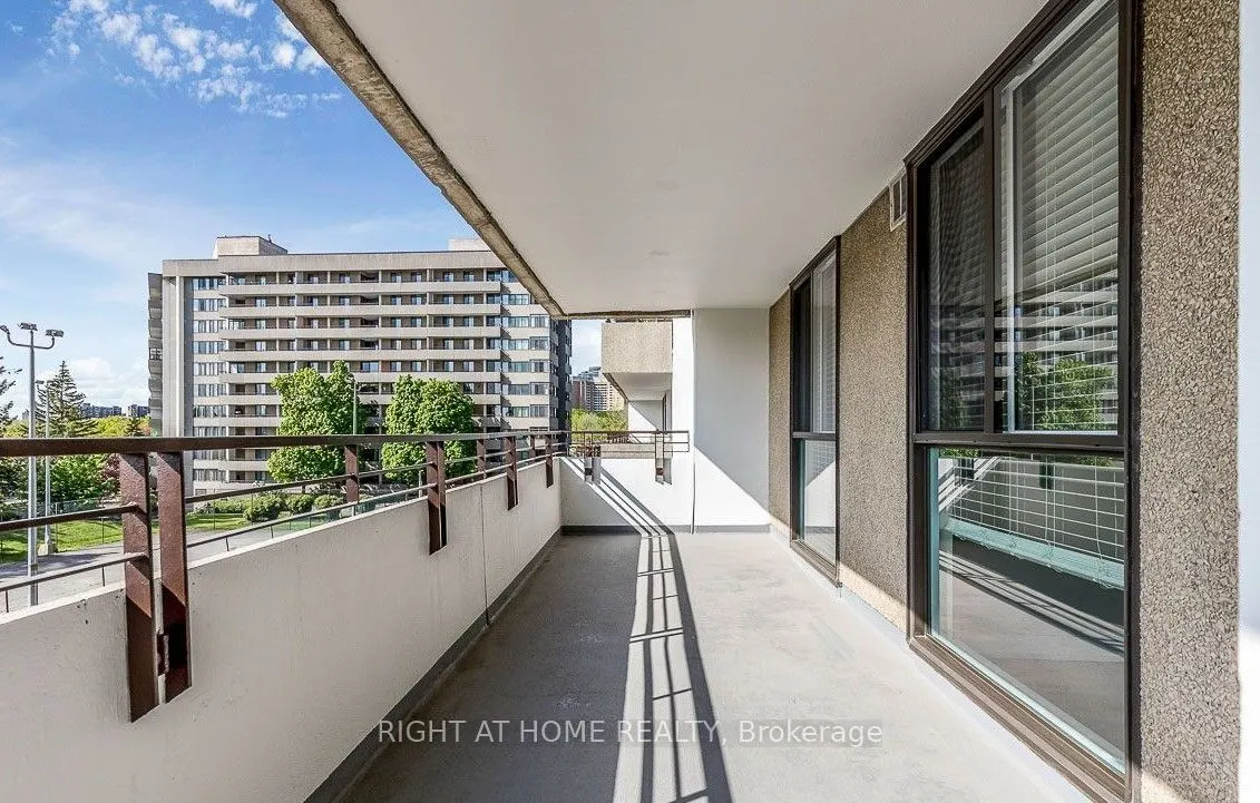 1300 Mississauga Valley Boulevard #305