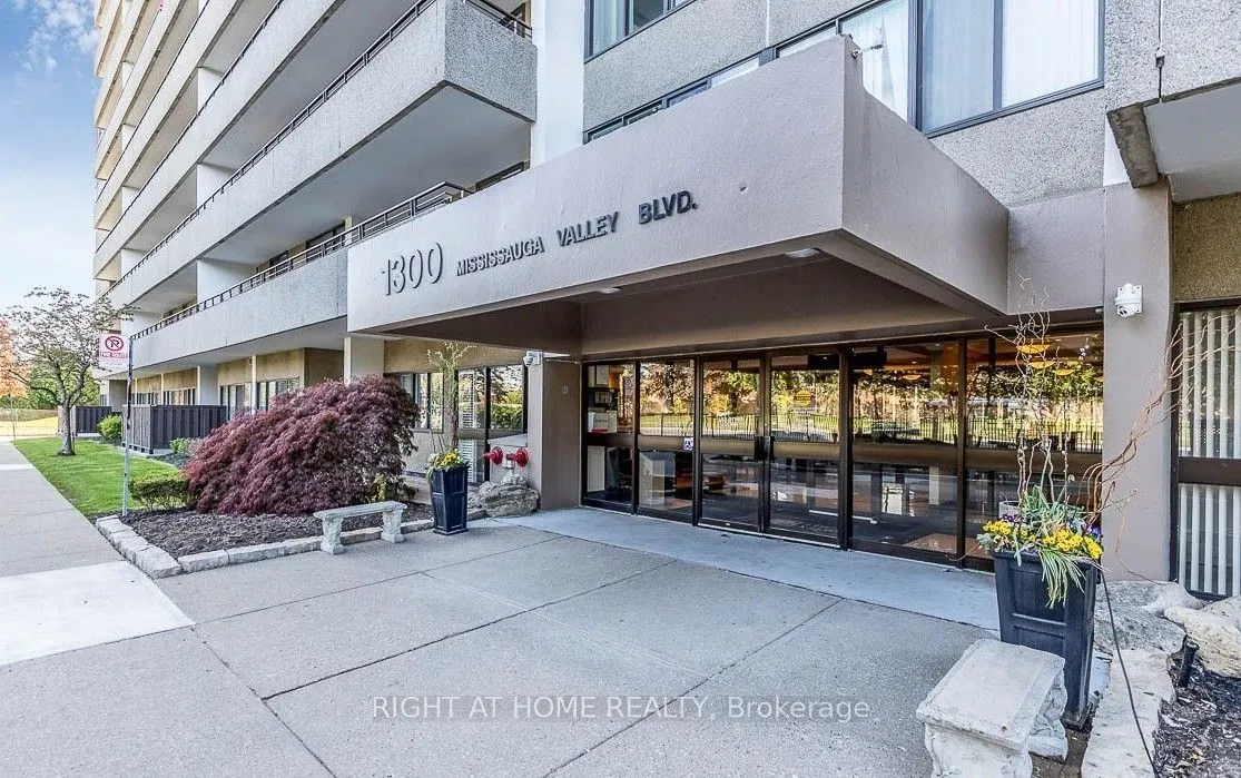 1300 Mississauga Valley Boulevard #305