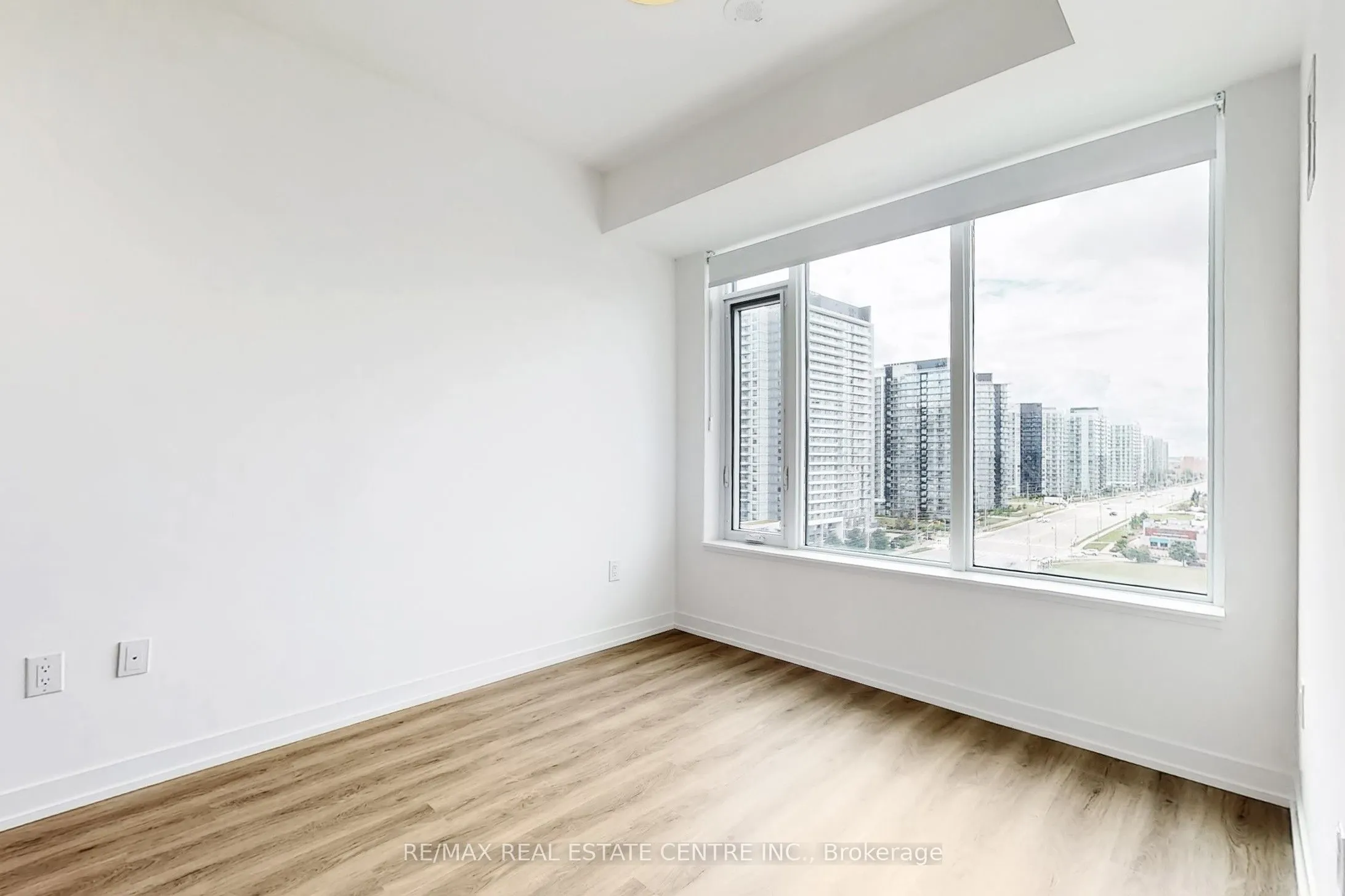 2485 Eglinton Avenue W #1221