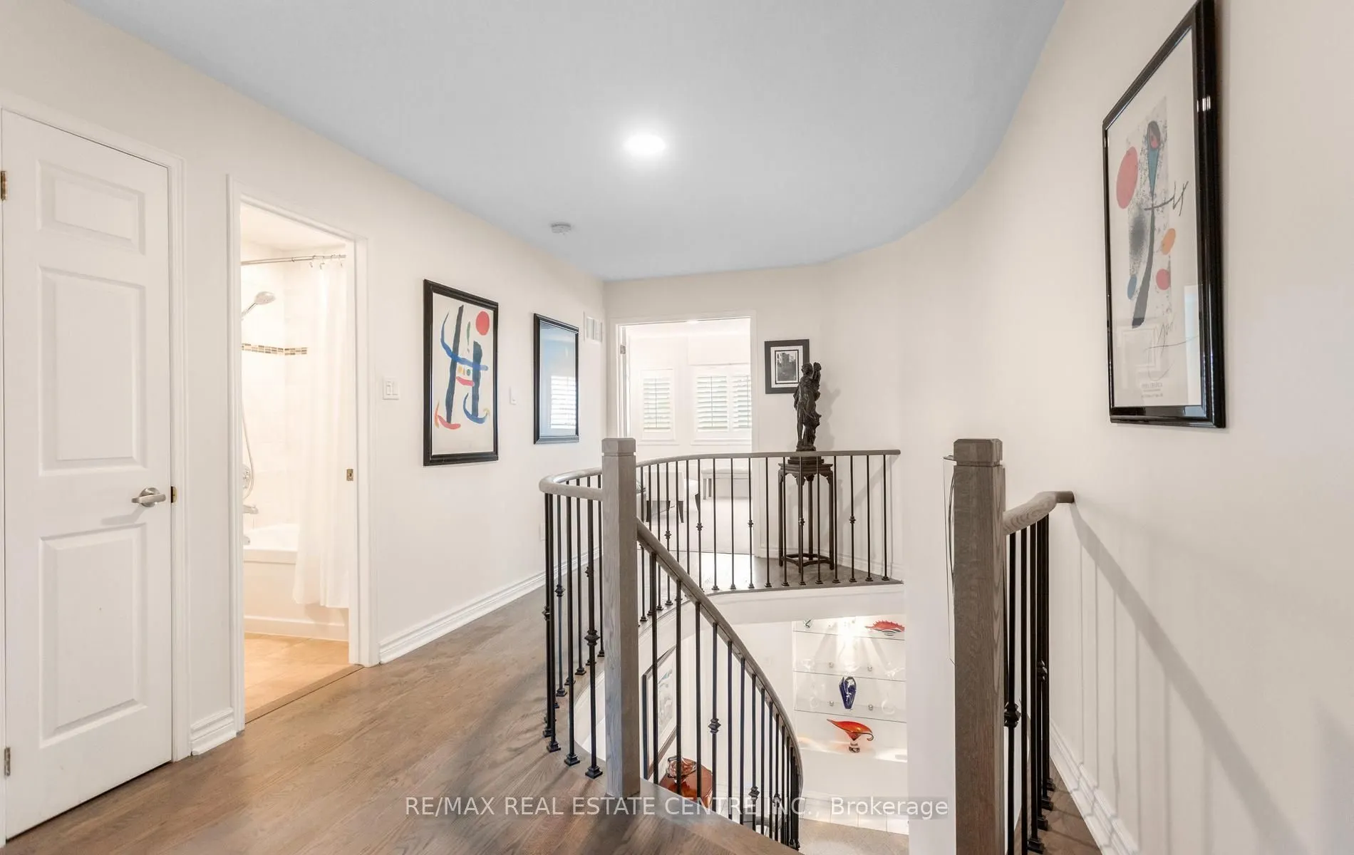 40 Hepburn Crescent N