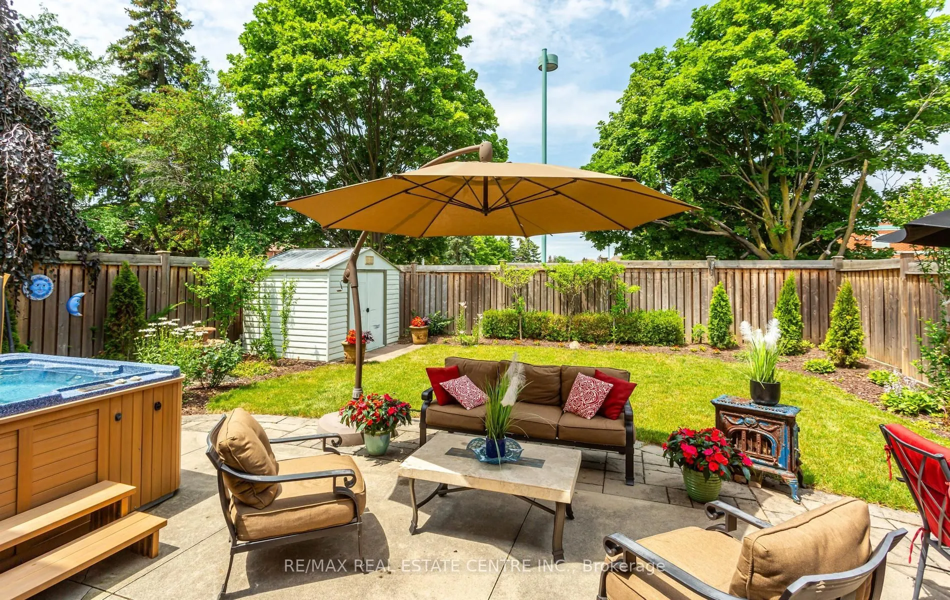 40 Hepburn Crescent N