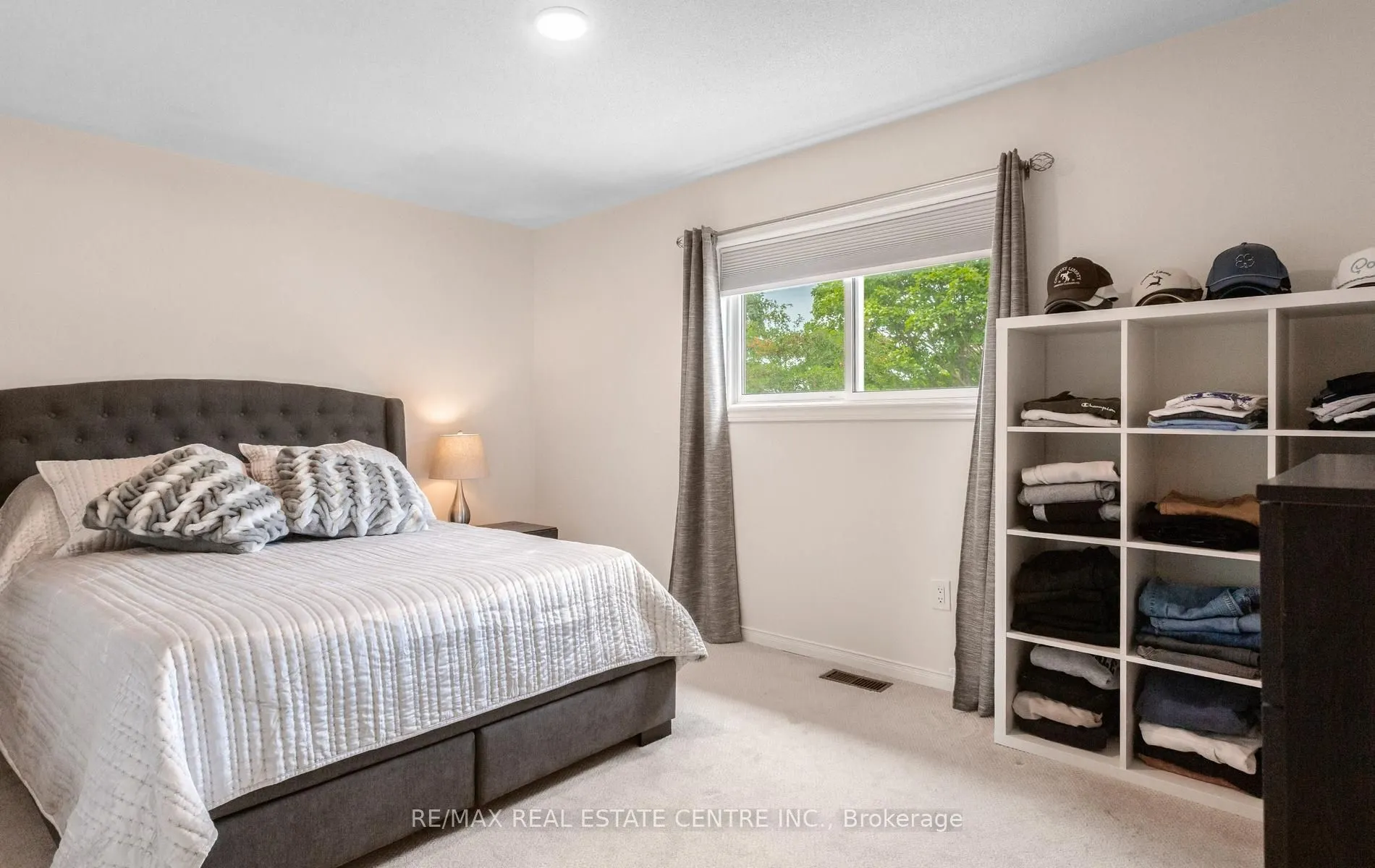 40 Hepburn Crescent N