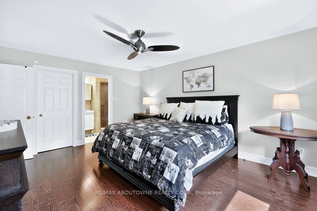 324 Oakridge Court