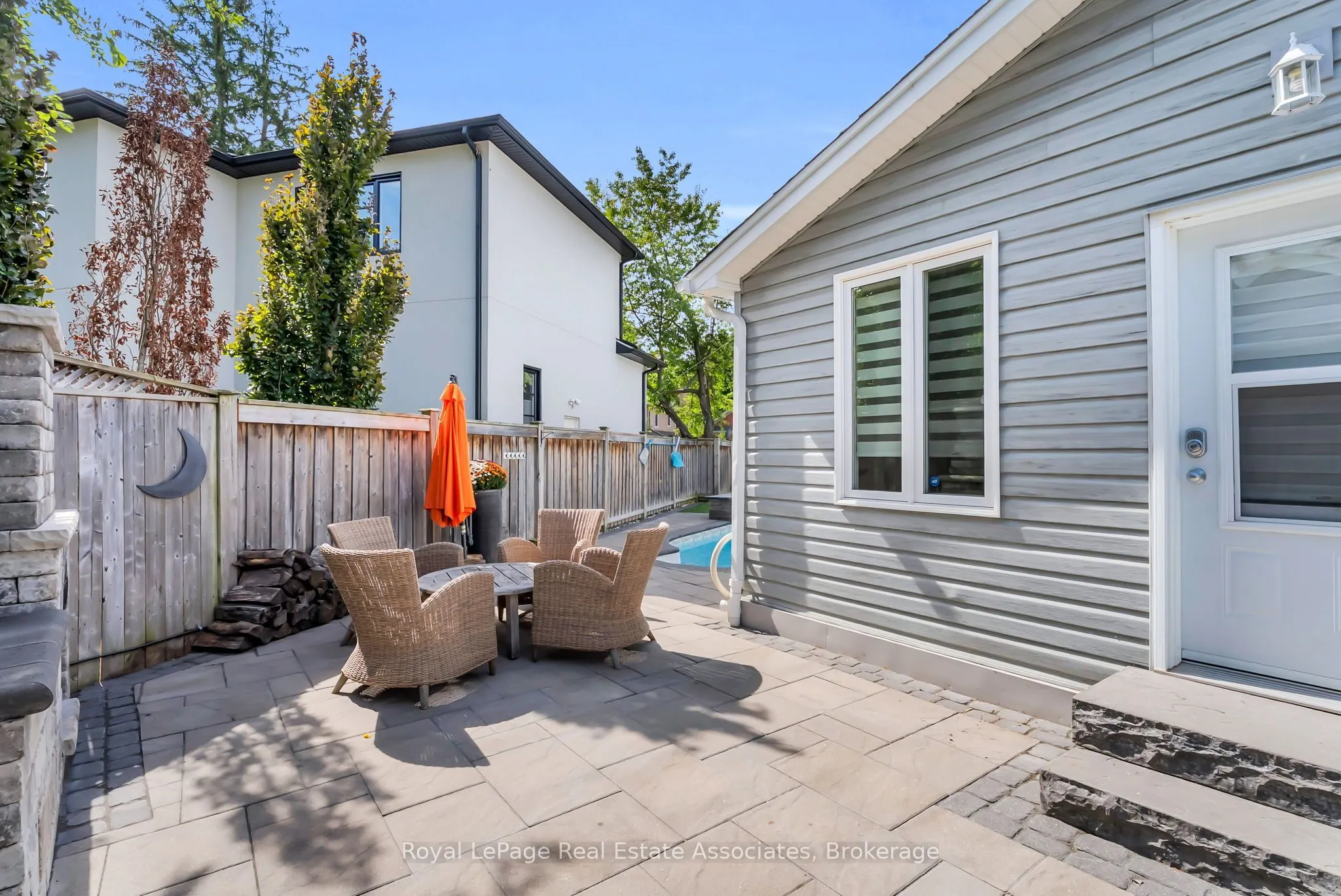 11 Churchill Crescent