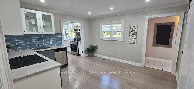 11 Churchill Crescent