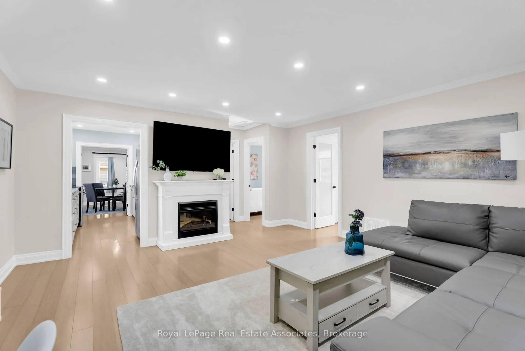 11 Churchill Crescent