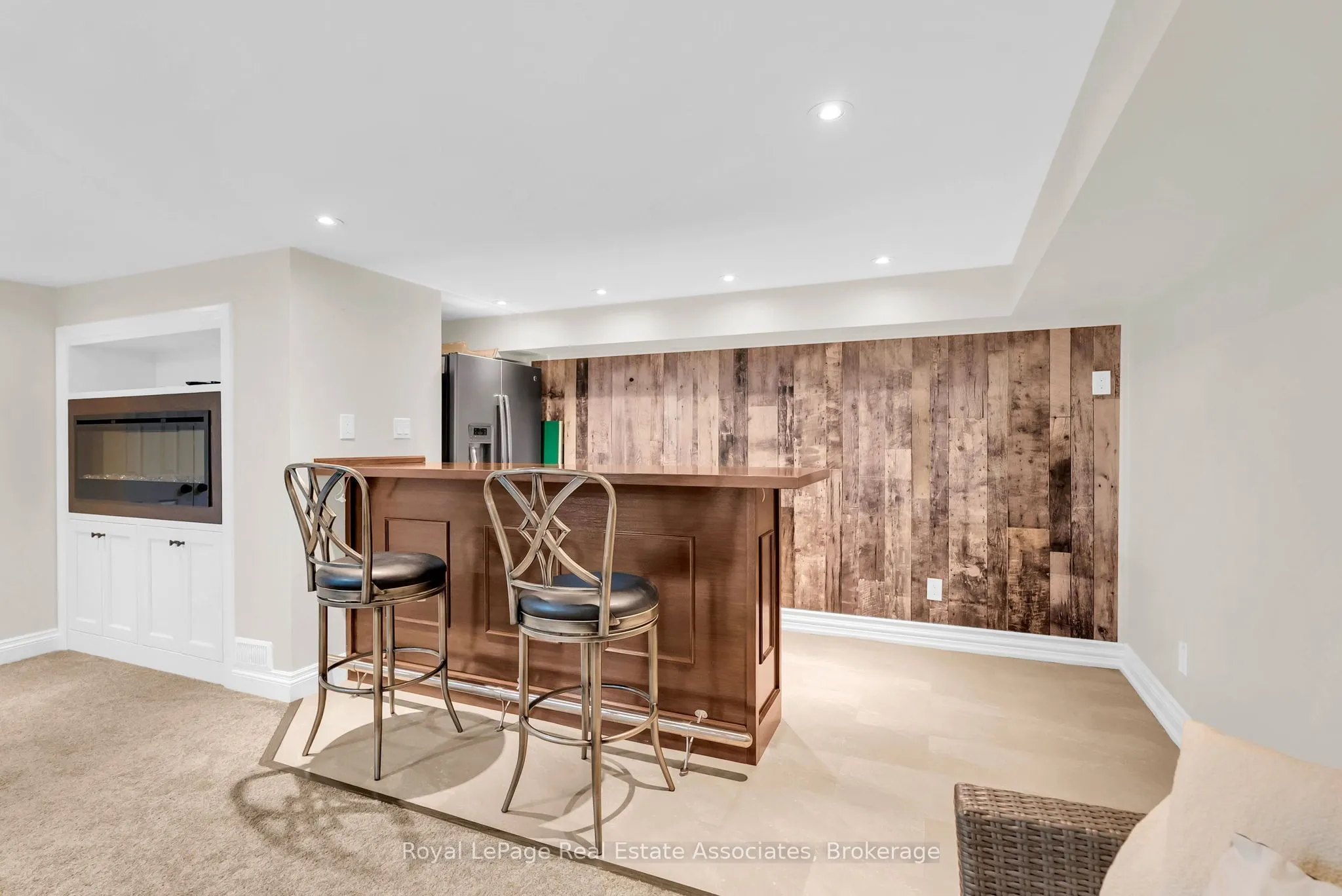 11 Churchill Crescent