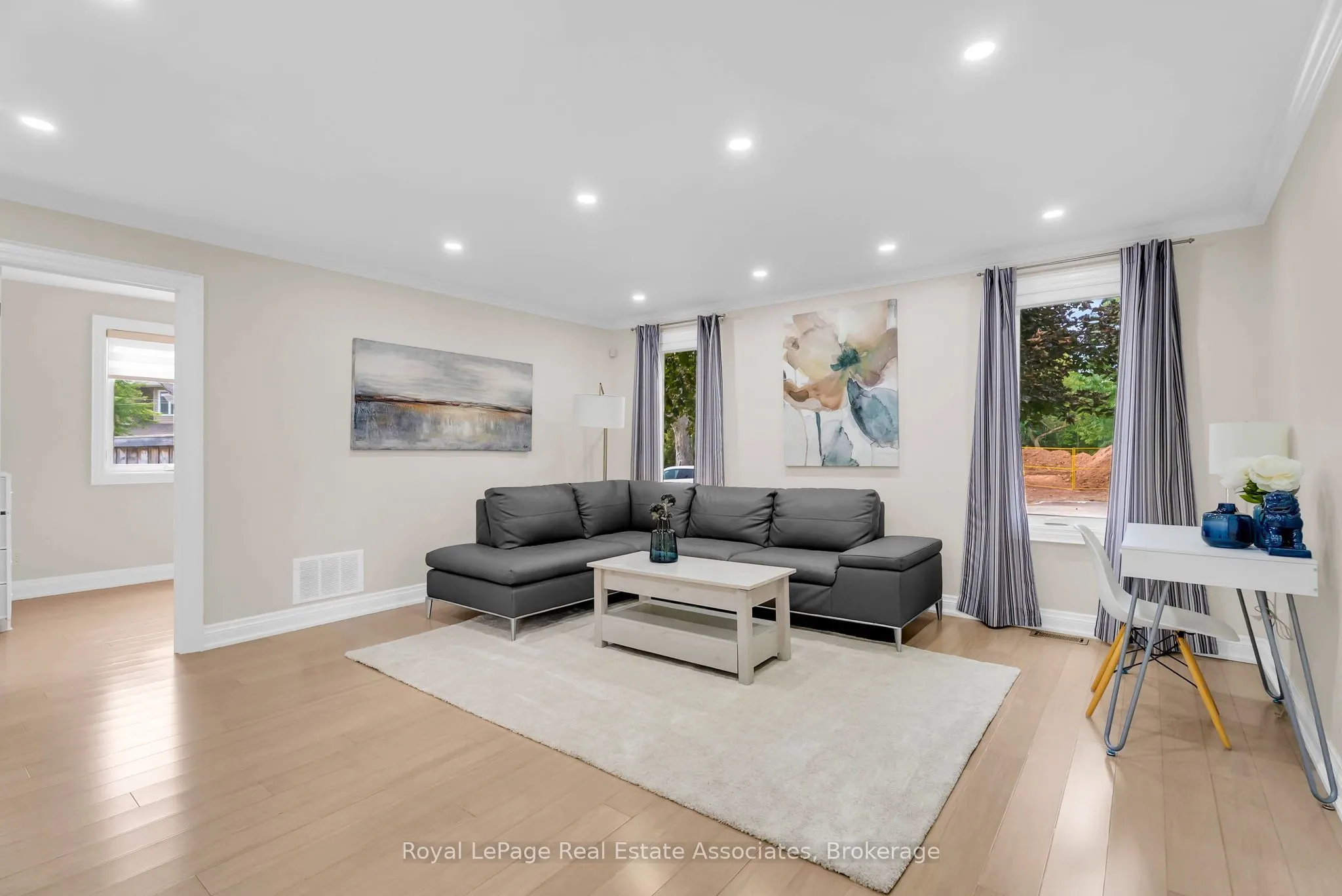11 Churchill Crescent