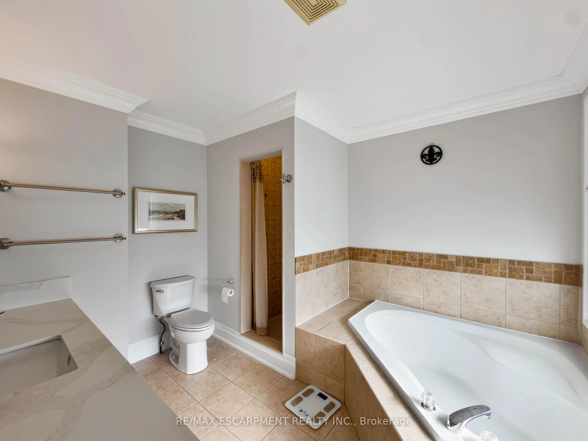 1396 Thorncrest Crescent