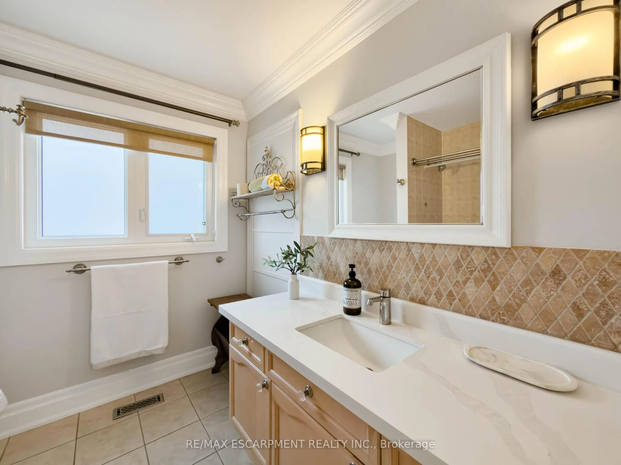 1396 Thorncrest Crescent