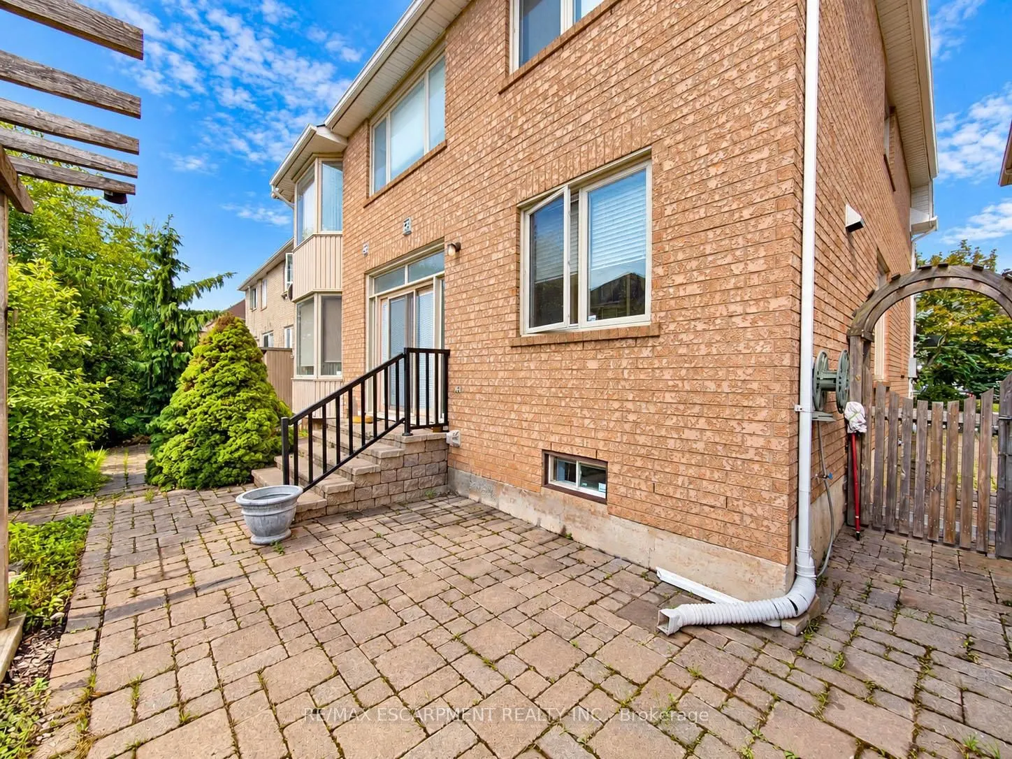 1396 Thorncrest Crescent