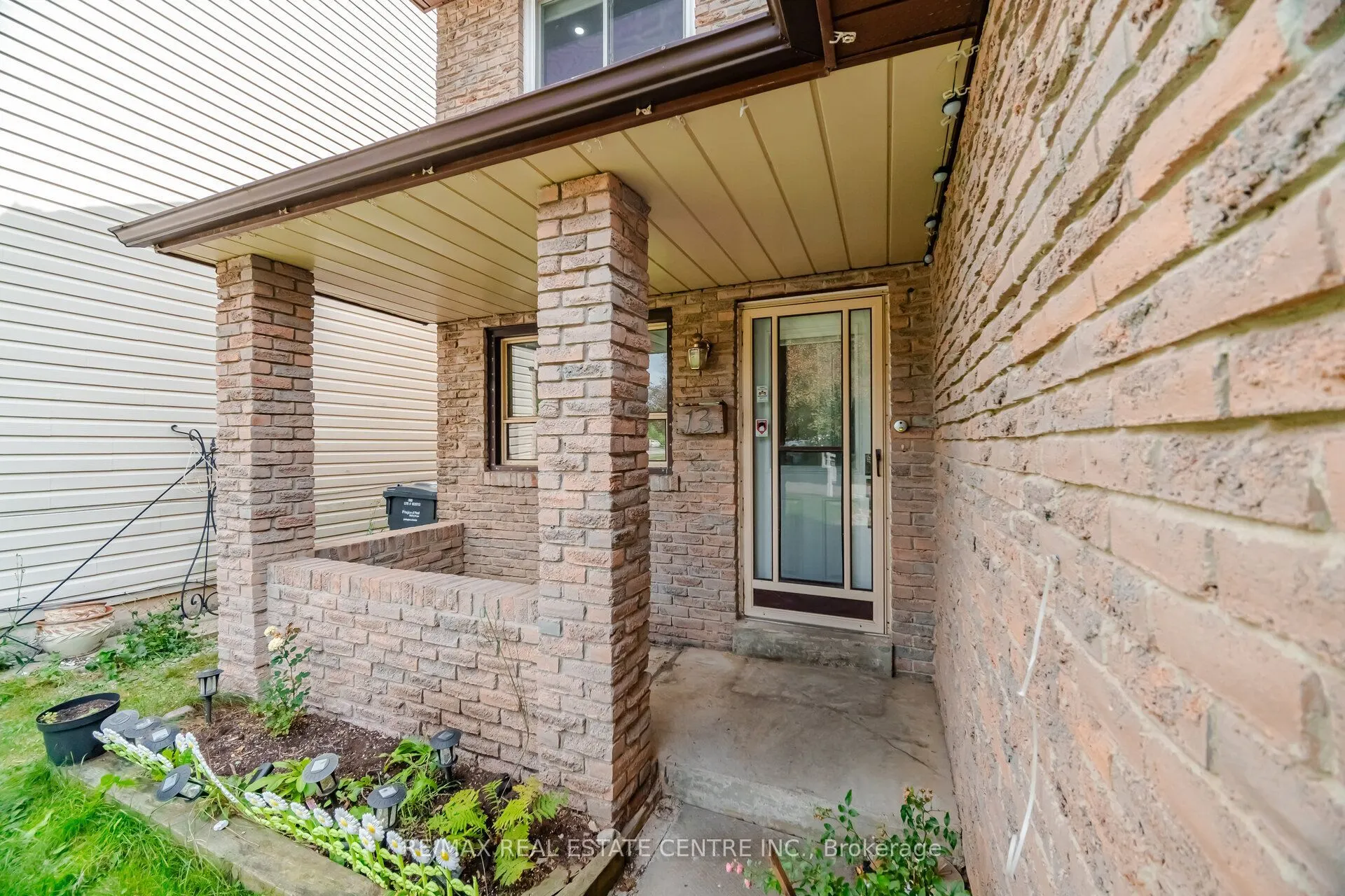 13 Dalzell Avenue