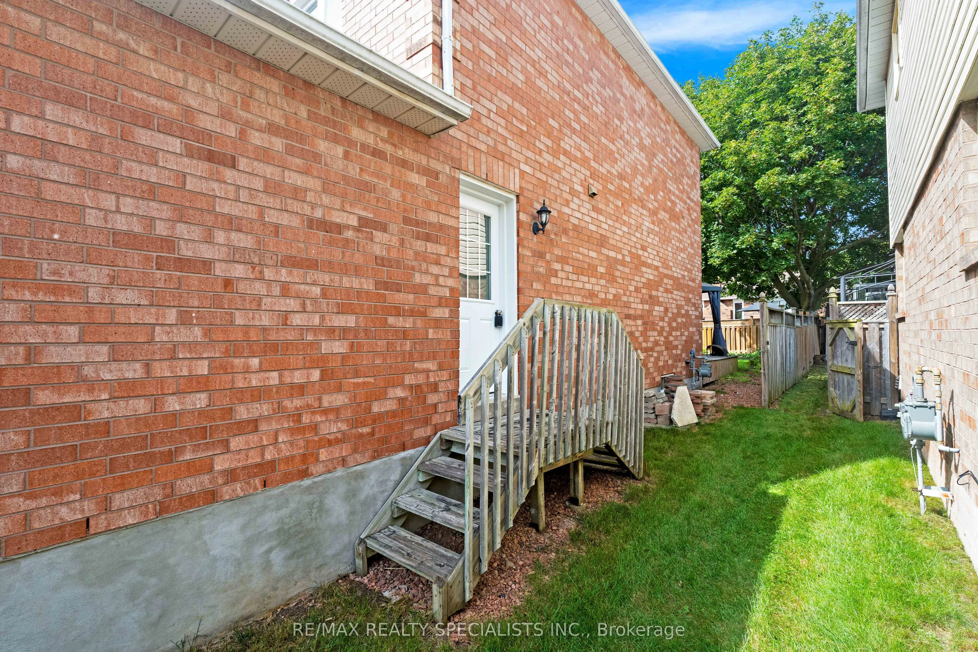 20 Mccullough Crescent