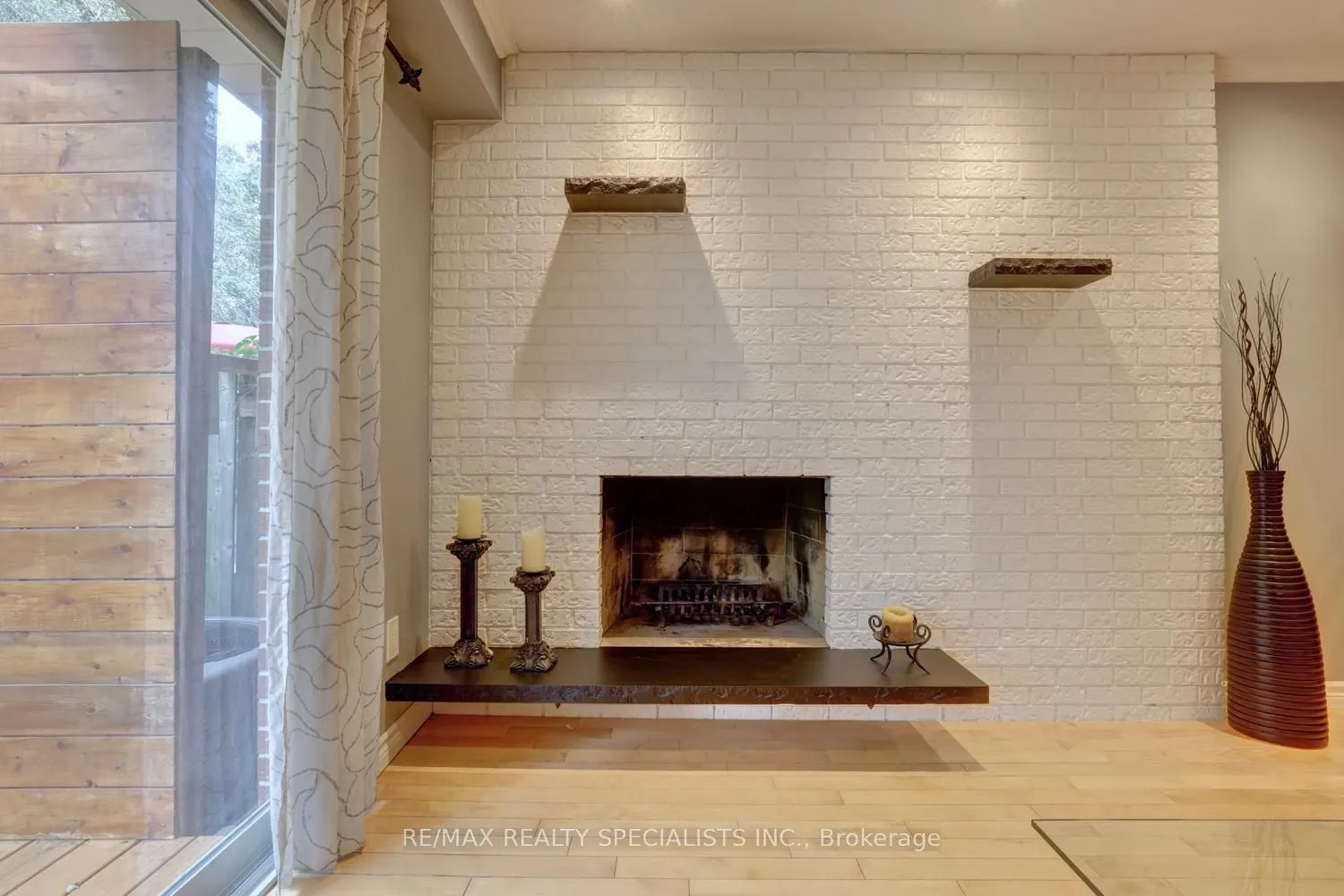2442 Basswood Crescent