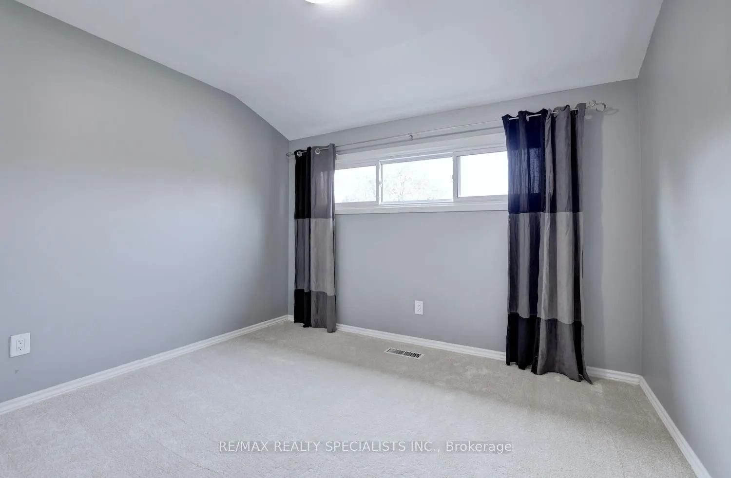 2442 Basswood Crescent