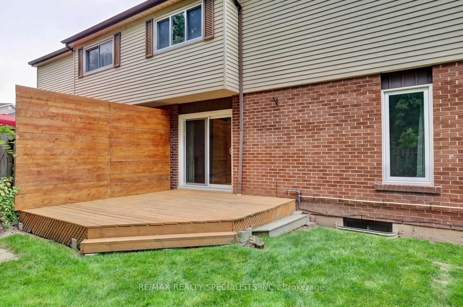 2442 Basswood Crescent