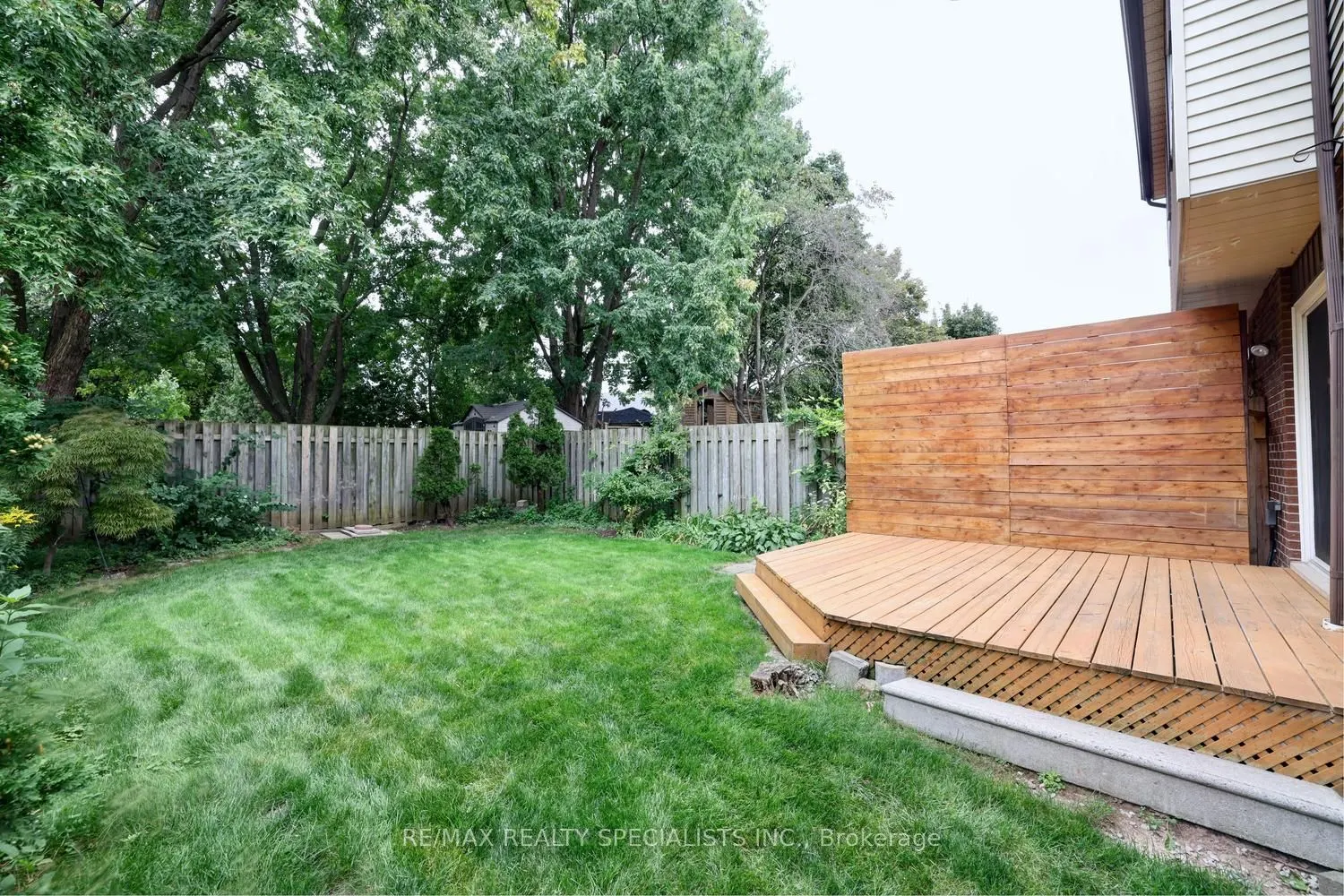 2442 Basswood Crescent