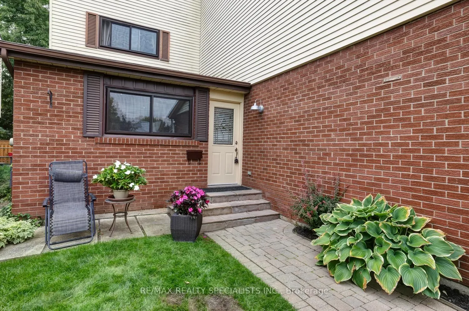 2442 Basswood Crescent