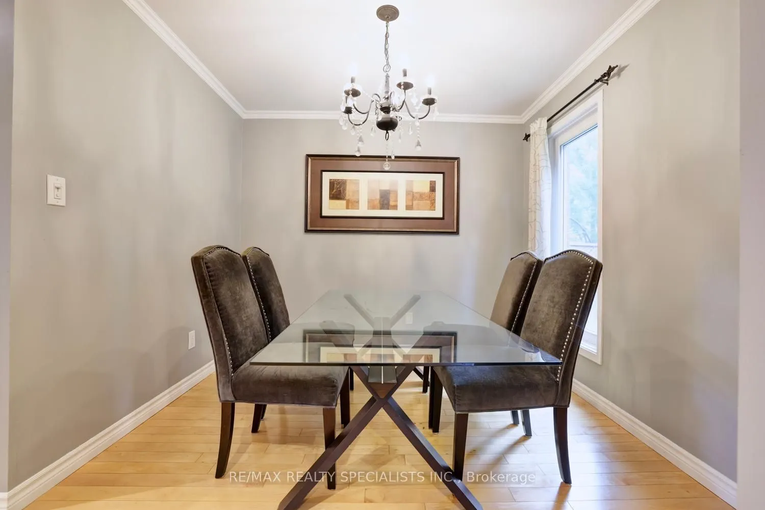 2442 Basswood Crescent