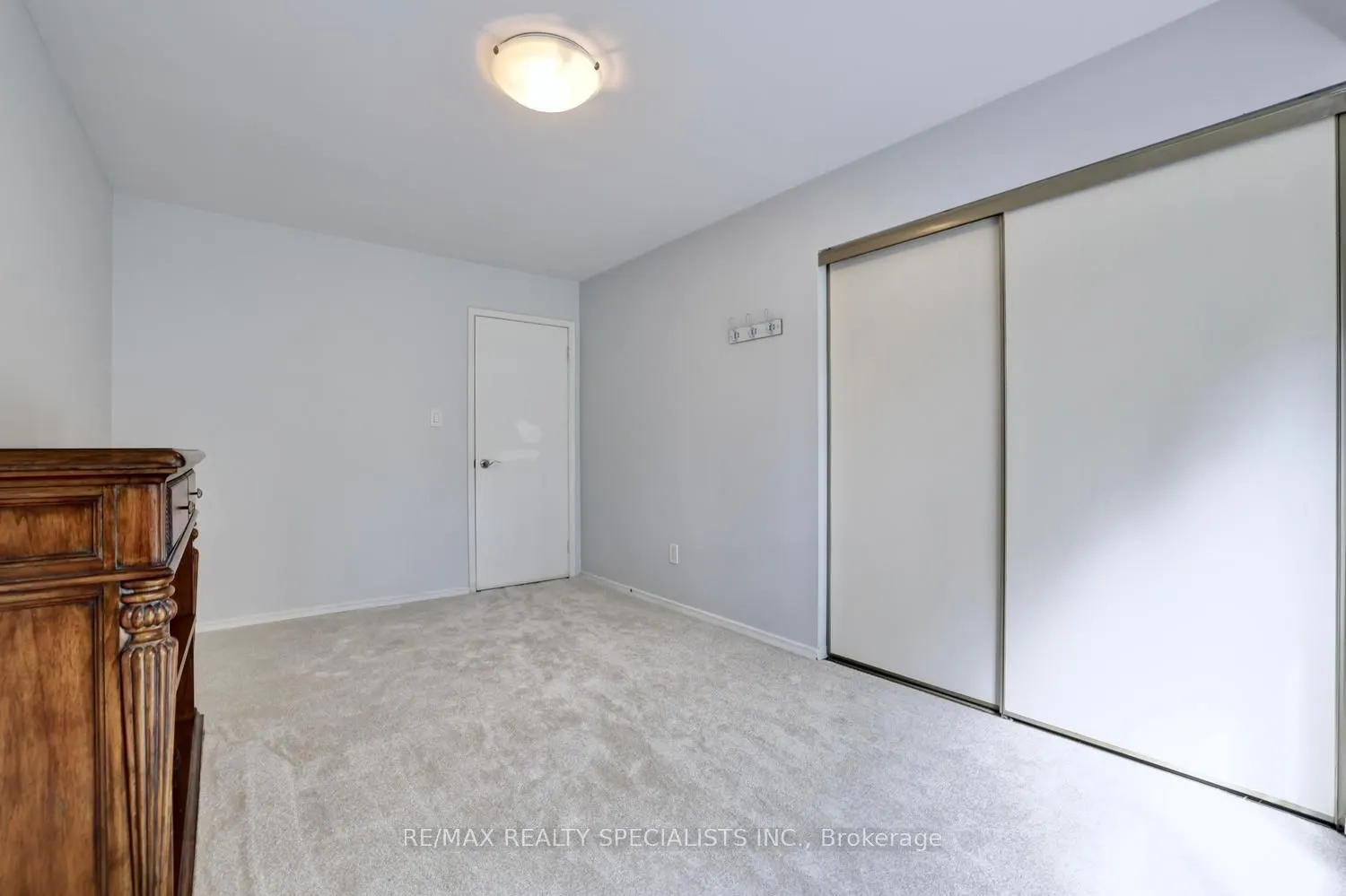 2442 Basswood Crescent