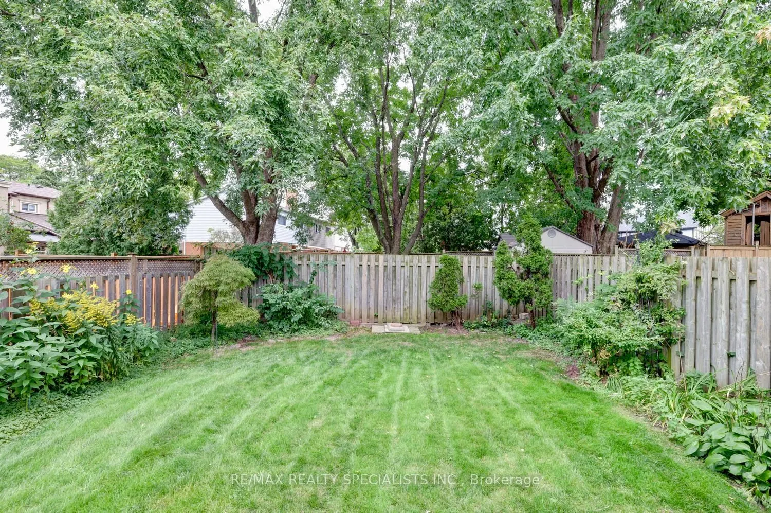 2442 Basswood Crescent