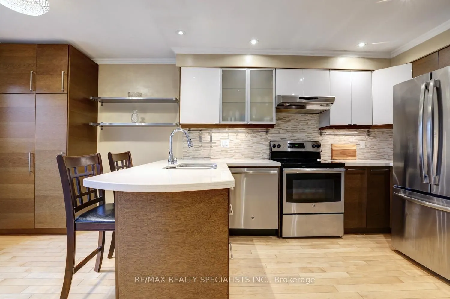 2442 Basswood Crescent
