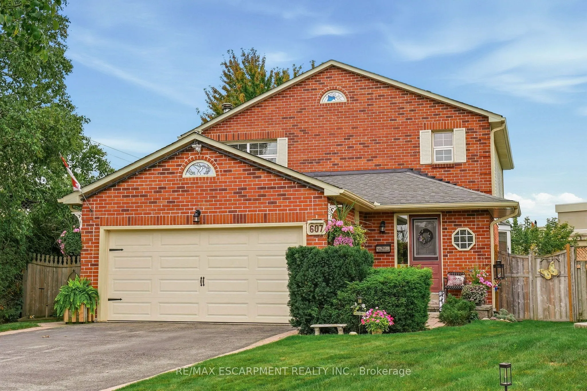 607 CLOVER PARK Crescent