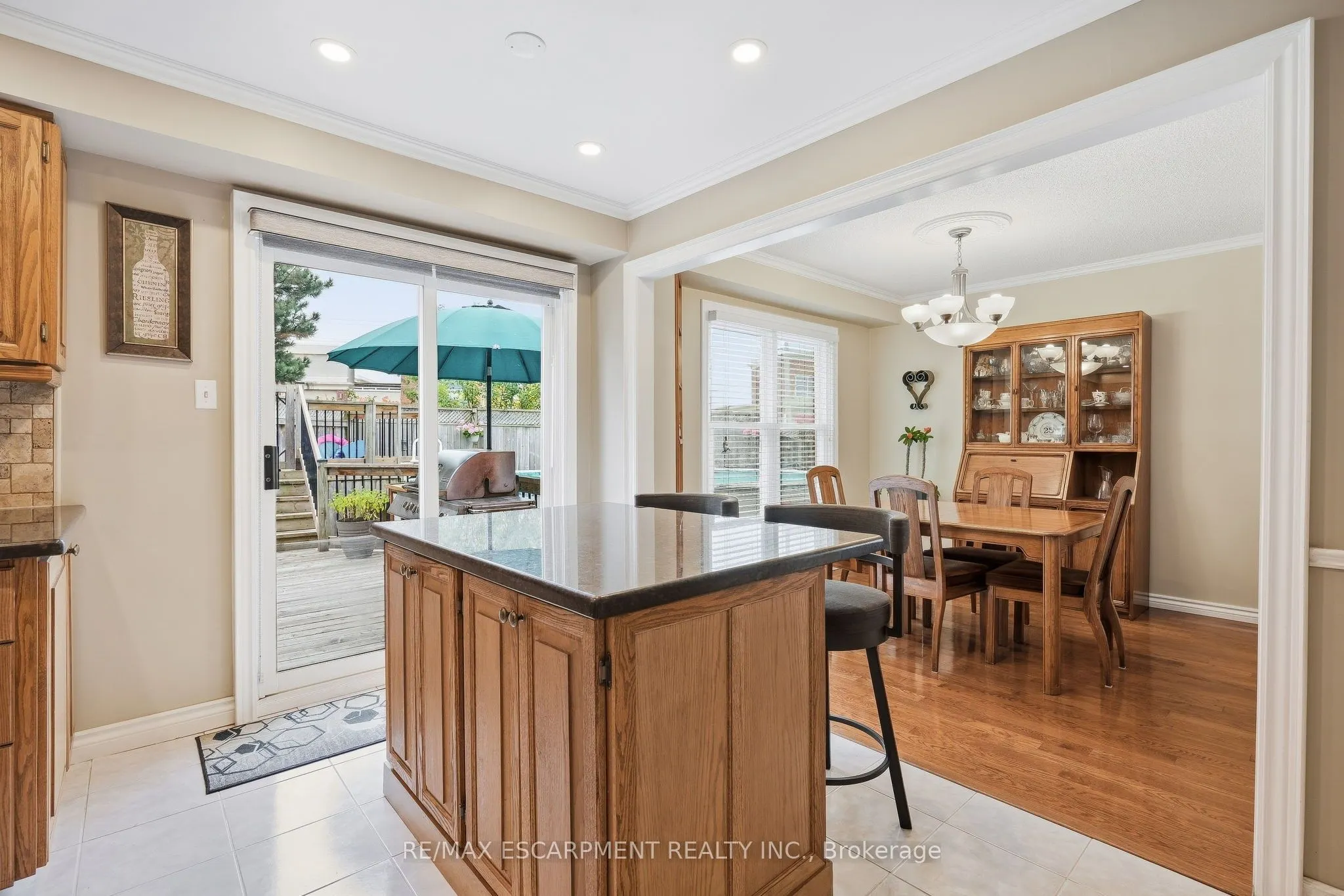 607 CLOVER PARK Crescent