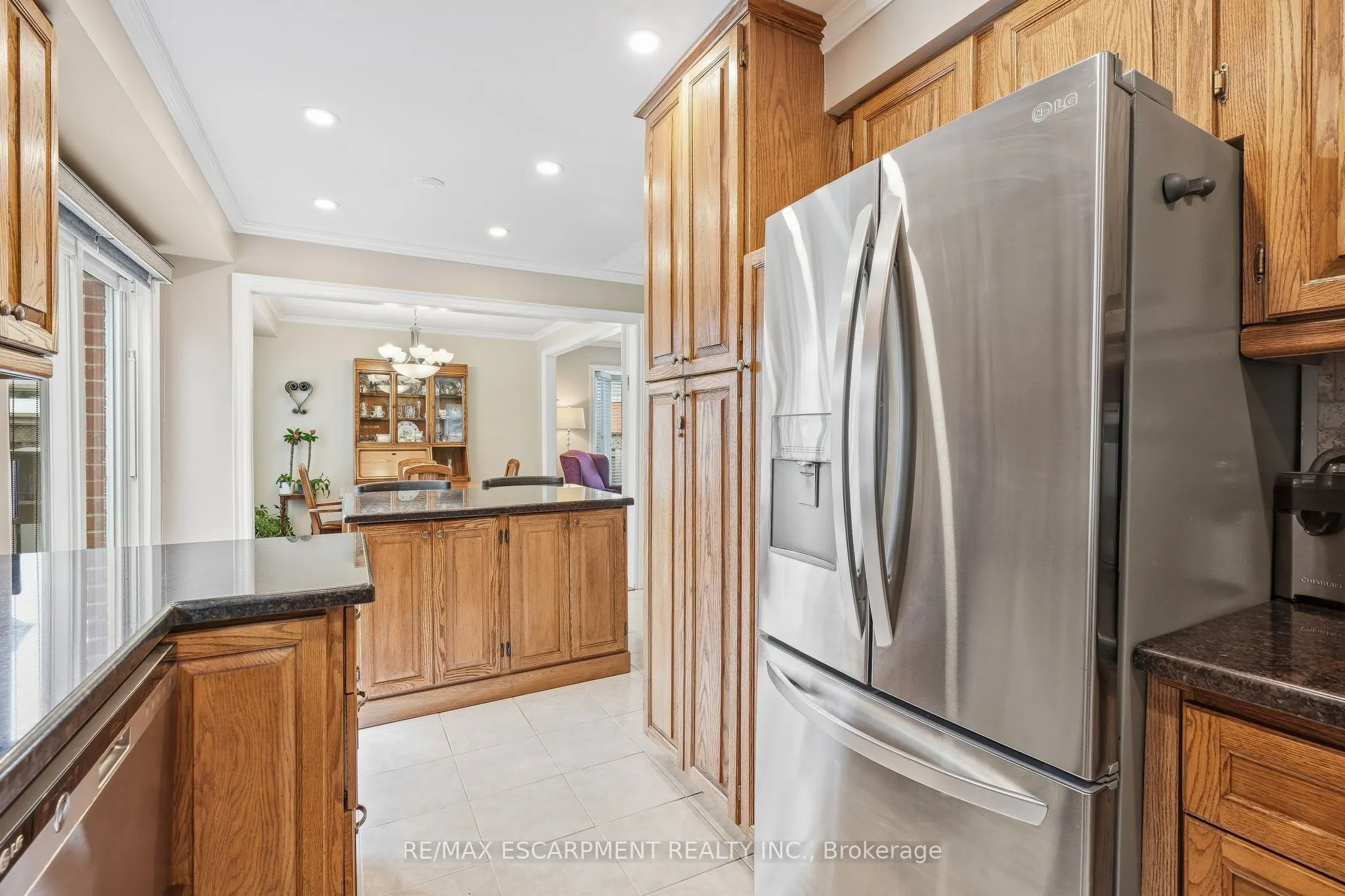 607 CLOVER PARK Crescent