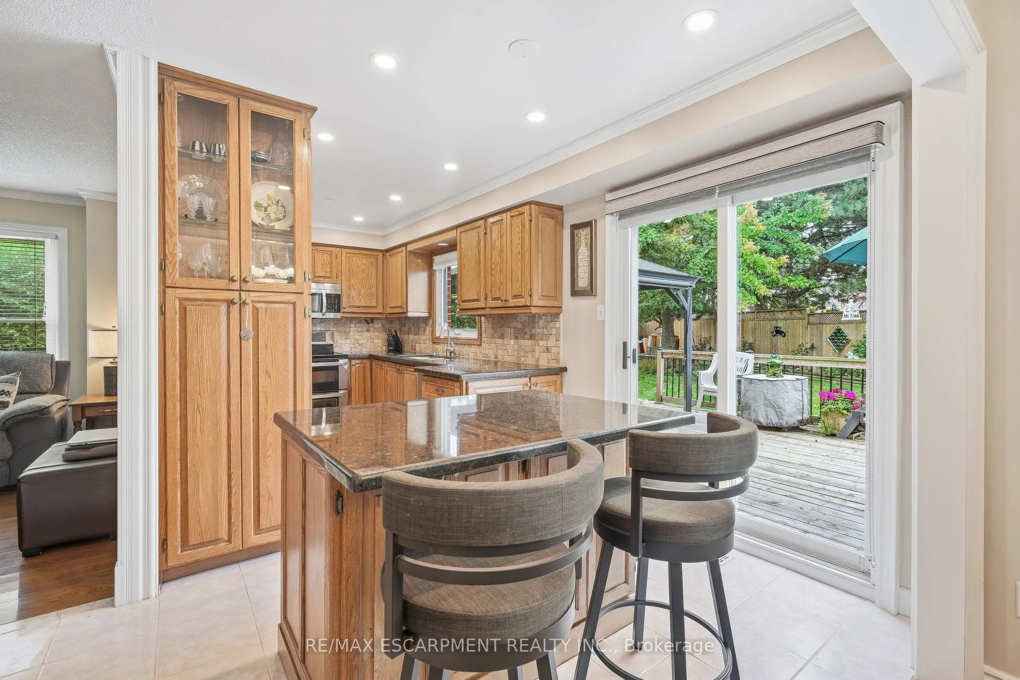 607 CLOVER PARK Crescent