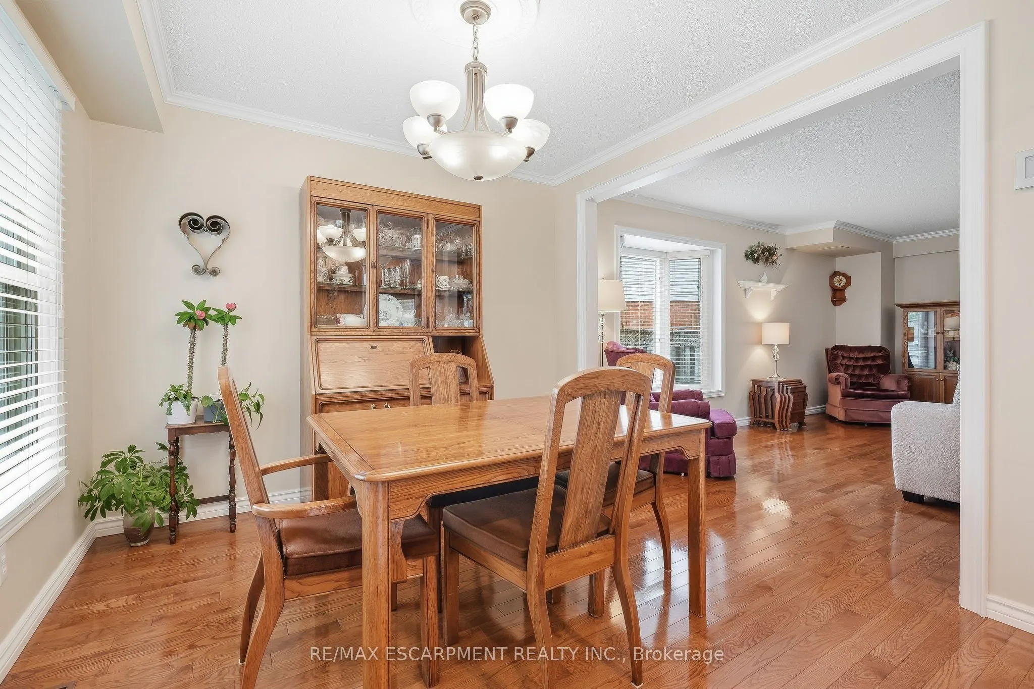 607 CLOVER PARK Crescent