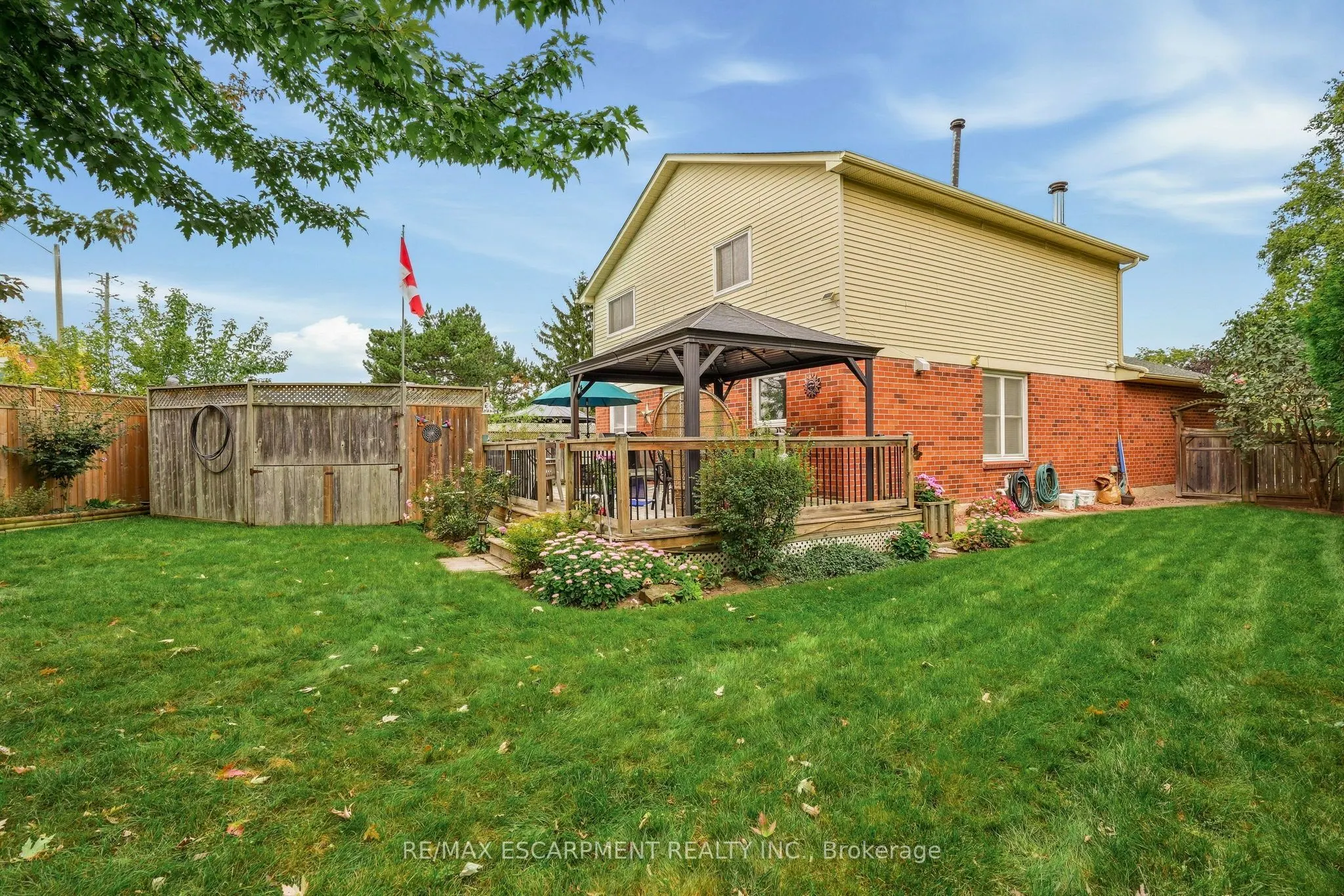 607 CLOVER PARK Crescent