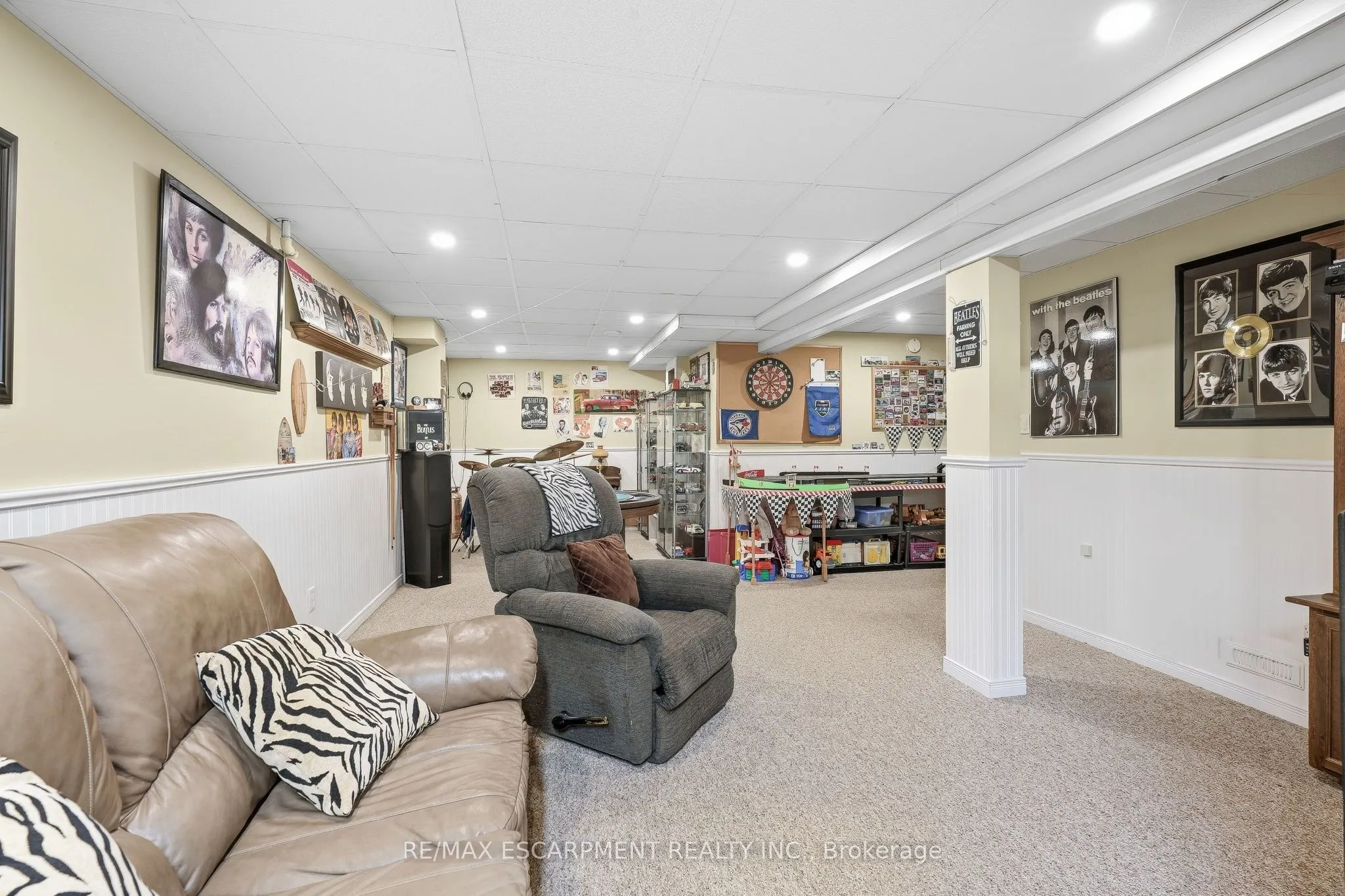 607 CLOVER PARK Crescent