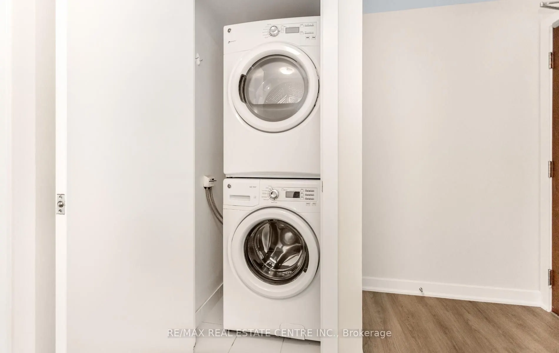 2220 Lakeshore Boulevard W #1602