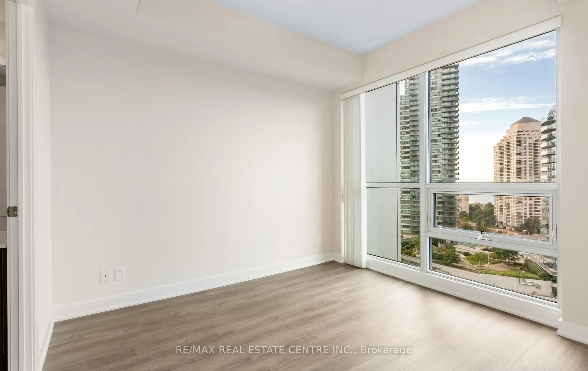 2220 Lakeshore Boulevard W #1602