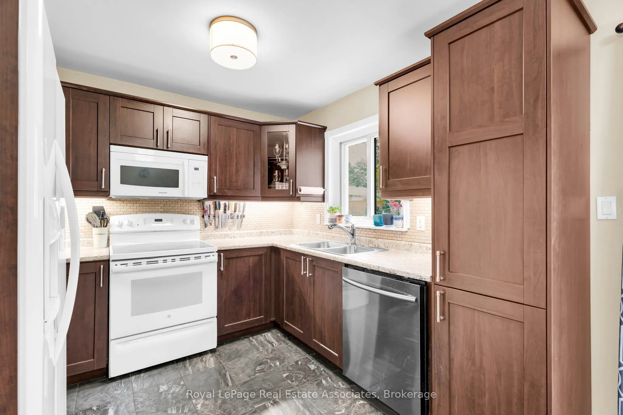 81 Glenmore Crescent