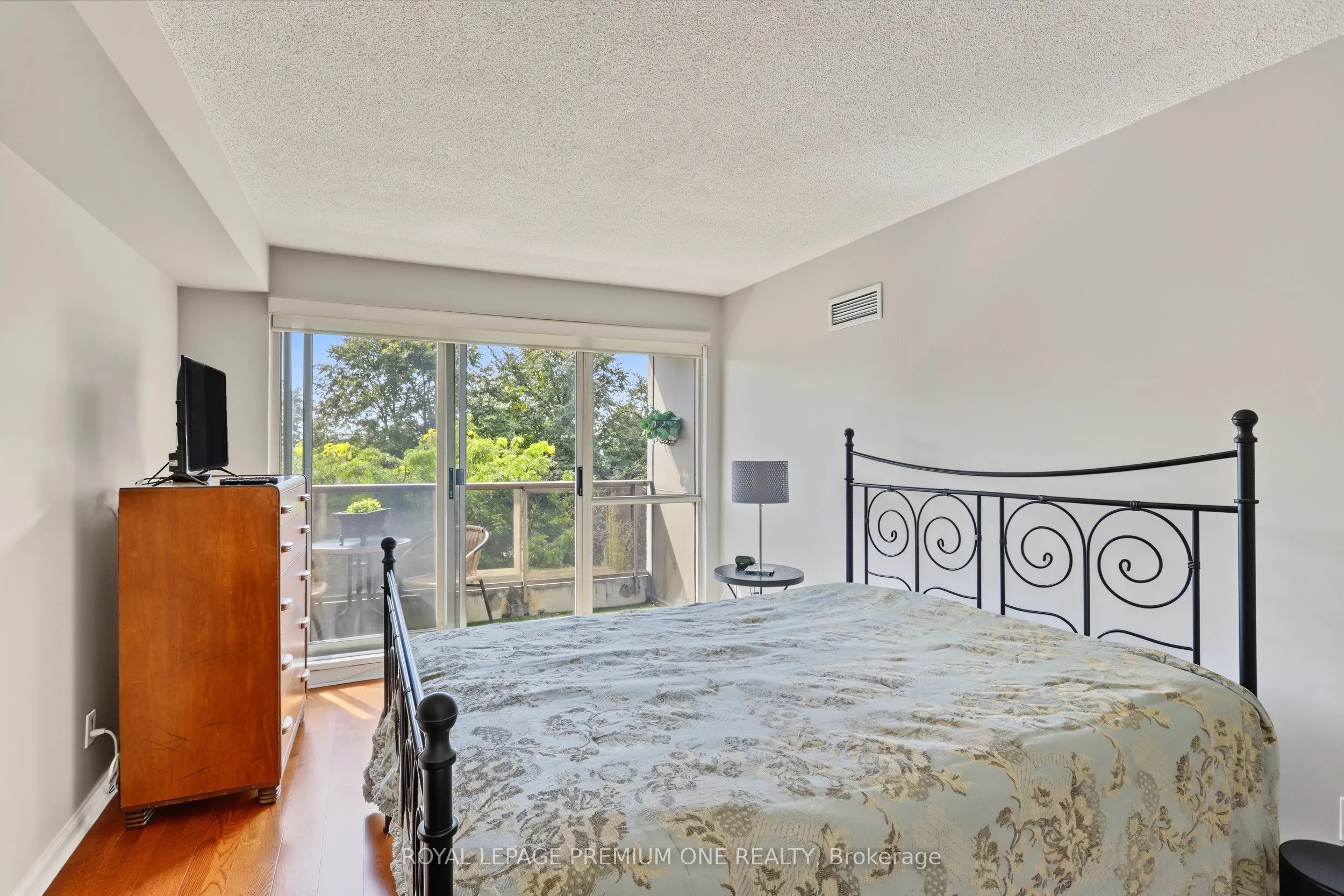 2267 Lake Shore Boulevard #410